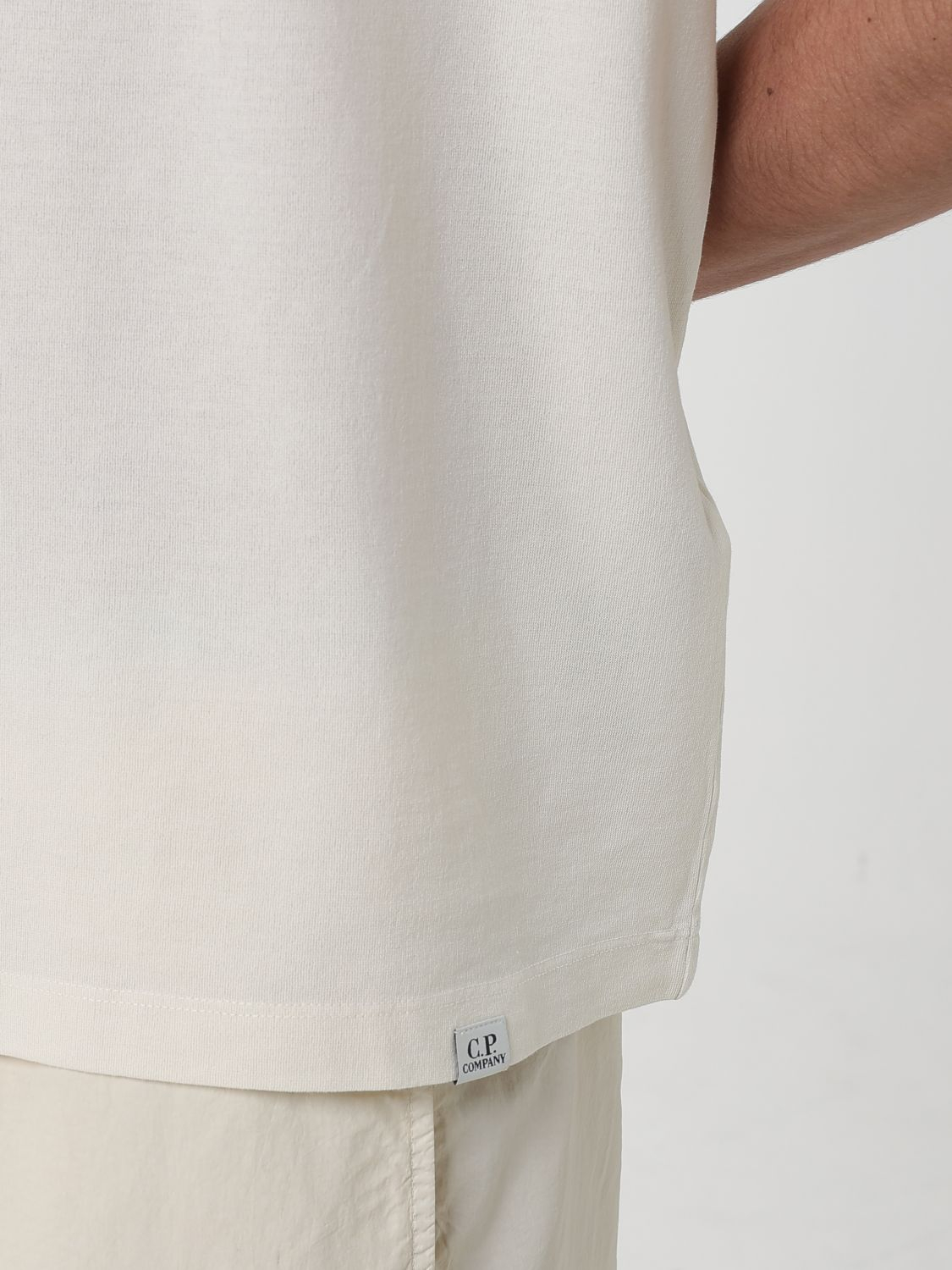 [C.P. Company] T-shirts Short Sleeve SS26 20CMTS239A005022G 114