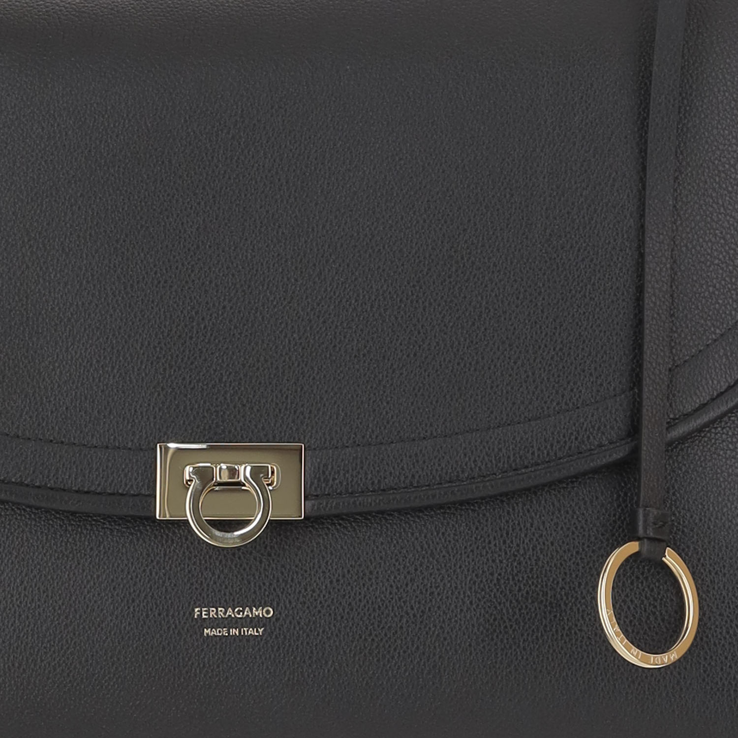 [Salvatore Ferragamo] Shoulder bag FW26 21A866001