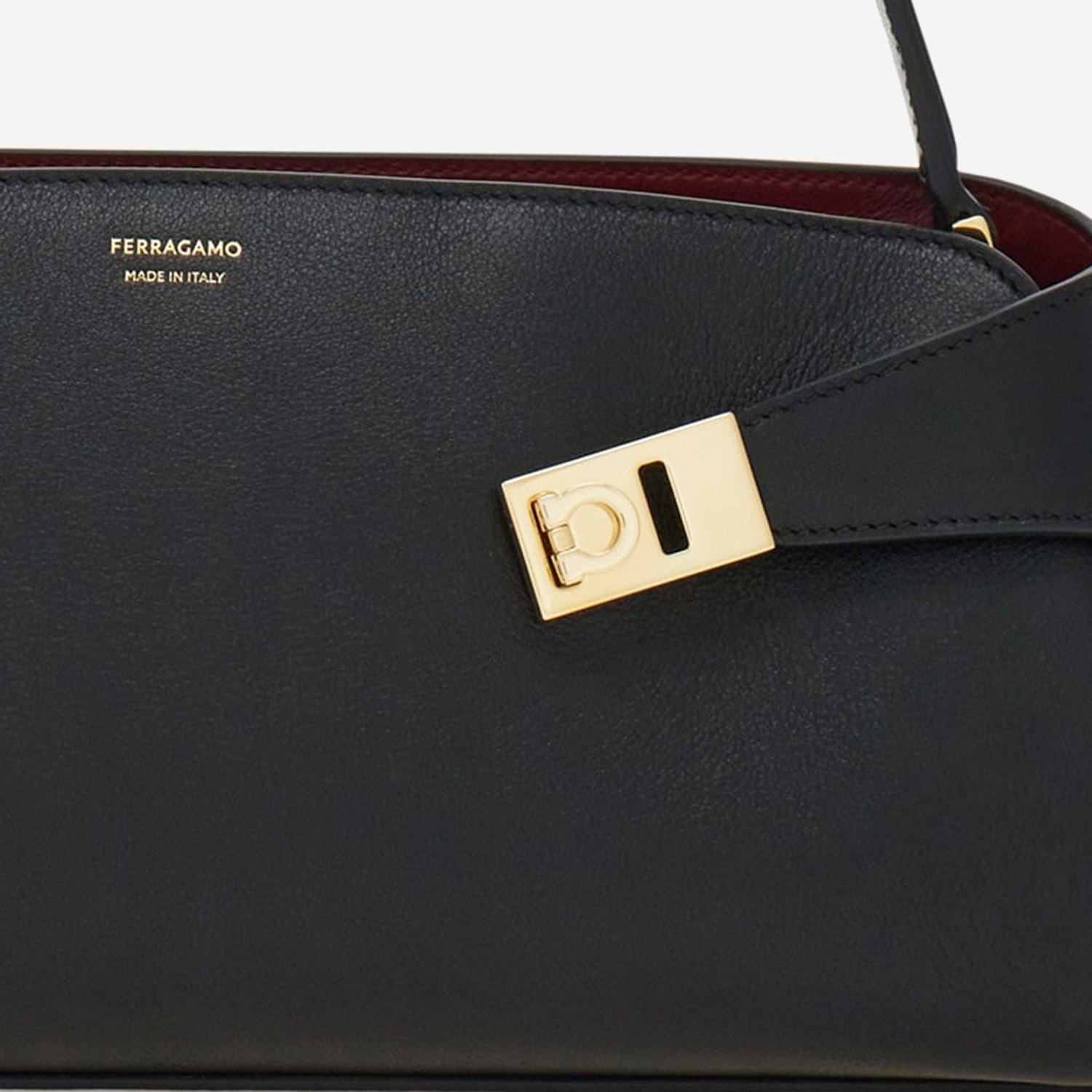 [Salvatore Ferragamo] Shoulder bag FW26 21A712001