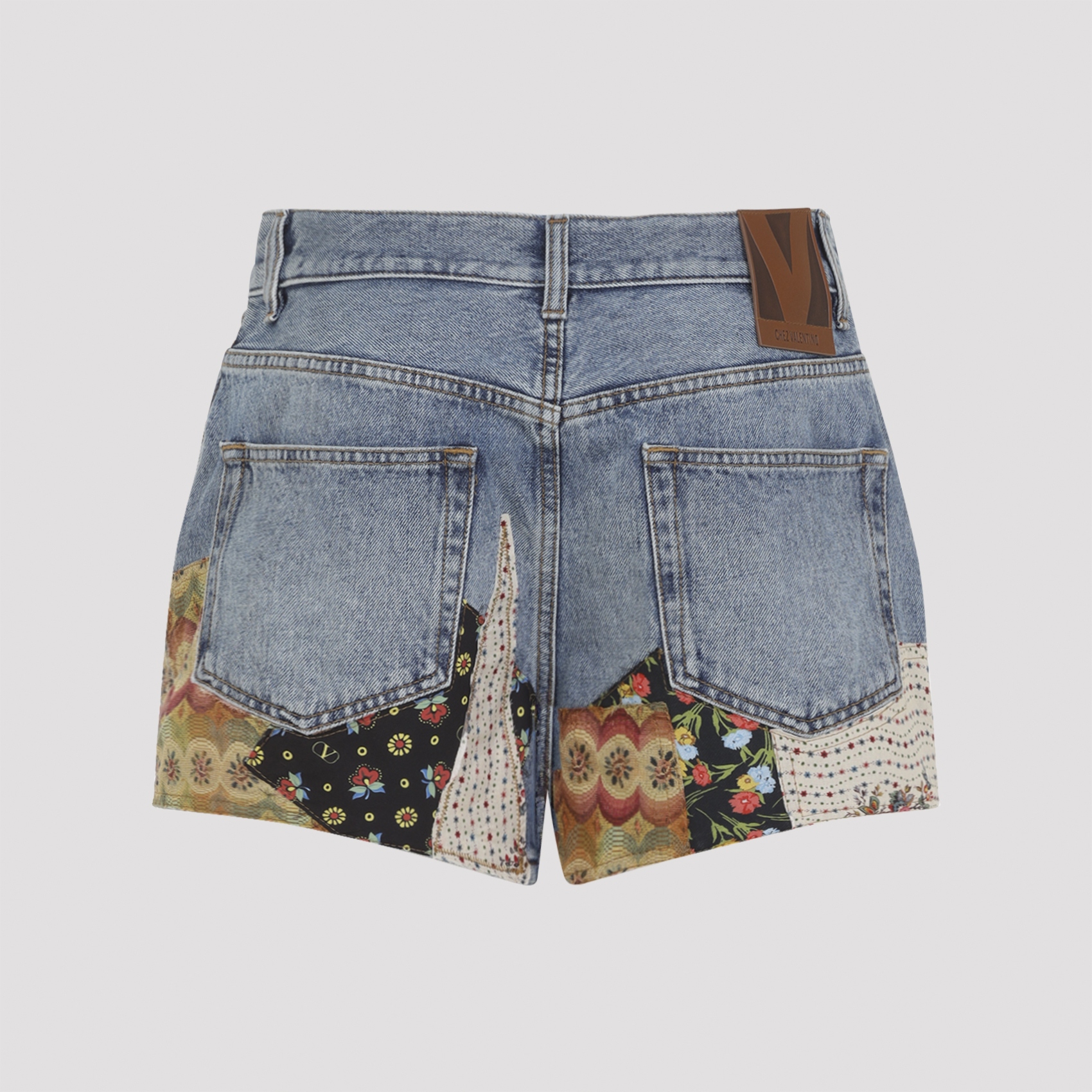 [Valentino] Shorts SS26 8B3DD2AW9YB