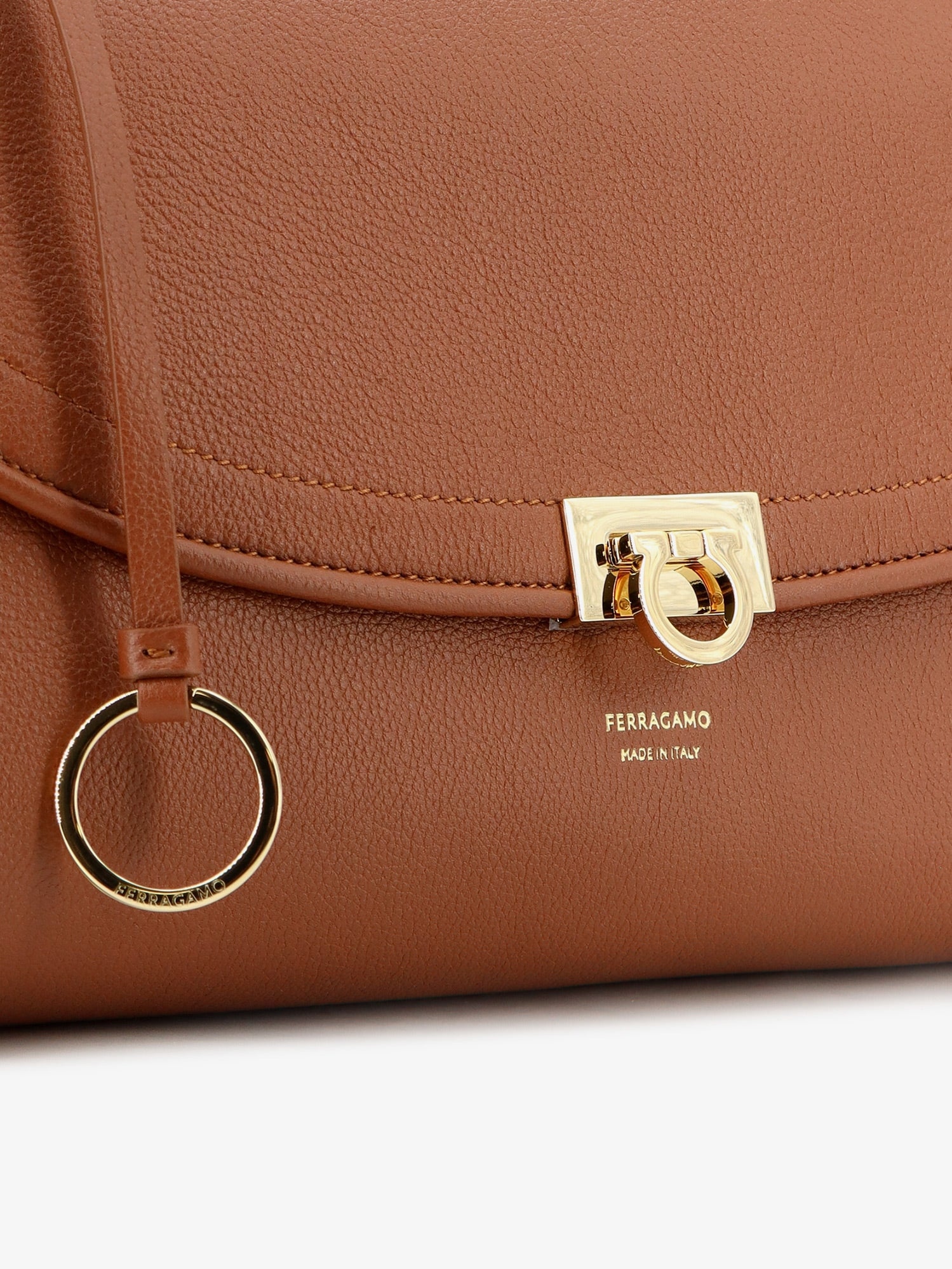[Ferragamo] Shoulder bag FW26 21A869796520NEW