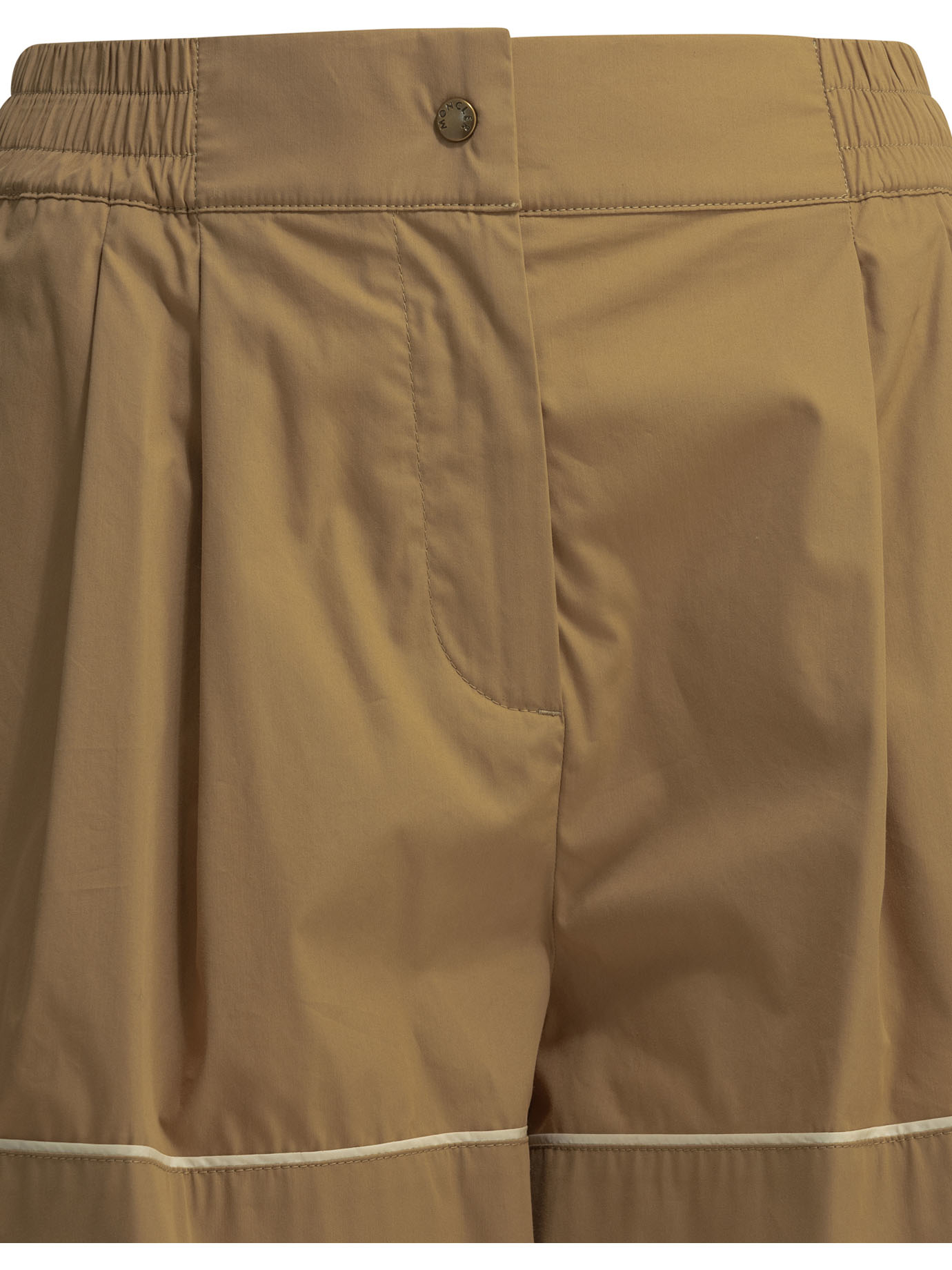 [Moncler] Shorts FW26 2B00001-599MW20U