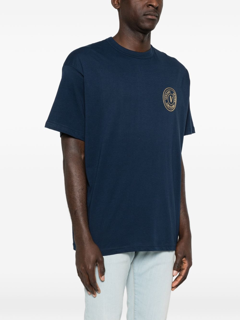 [VERSACE JEANS COUTURE] T-shirts Short Sleeve SS26 80GAHT04 CJ00T G83