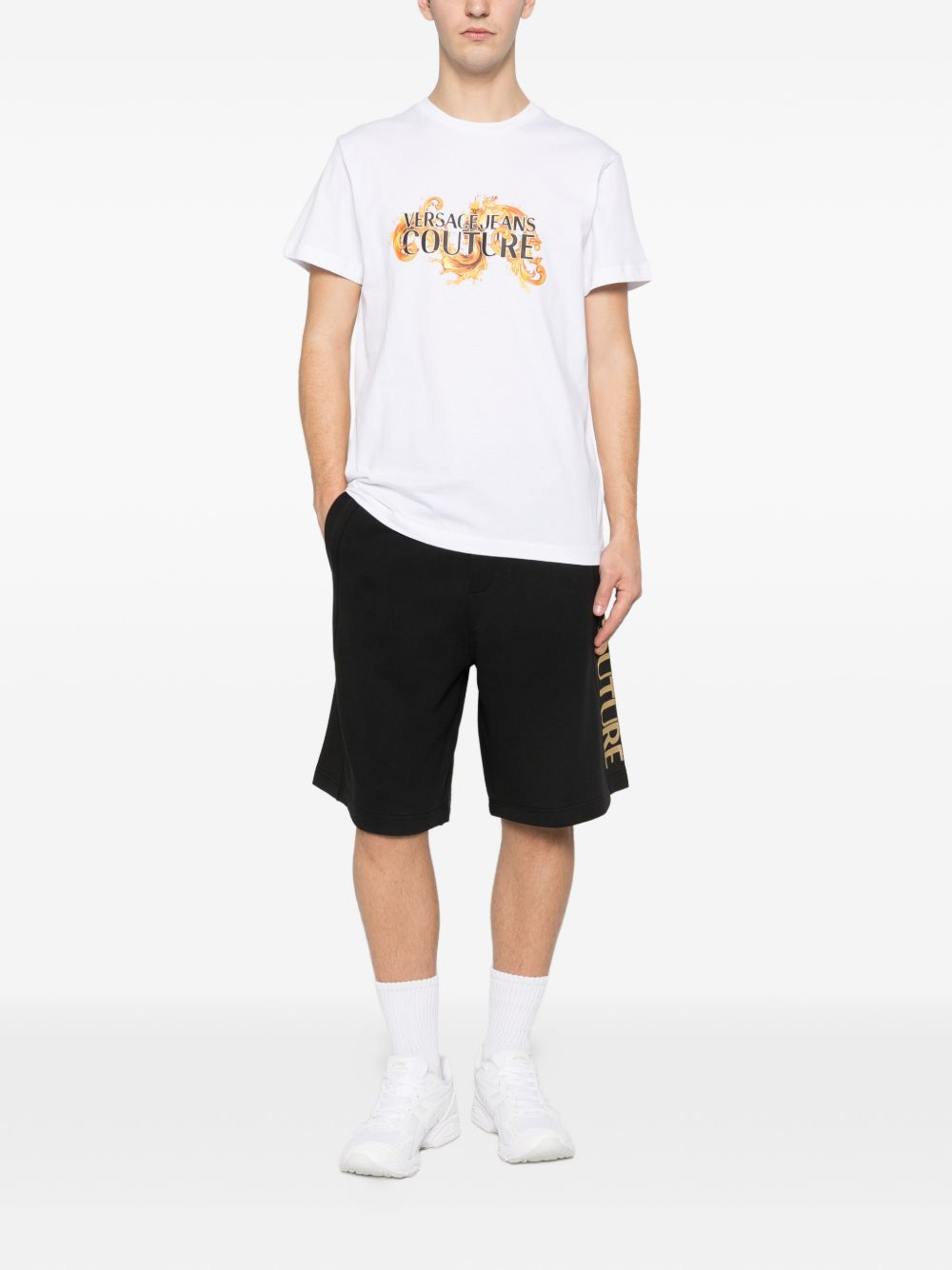 [VERSACE JEANS COUTURE] T-shirts Short Sleeve SS26 80GAHE02 CJ00E G03