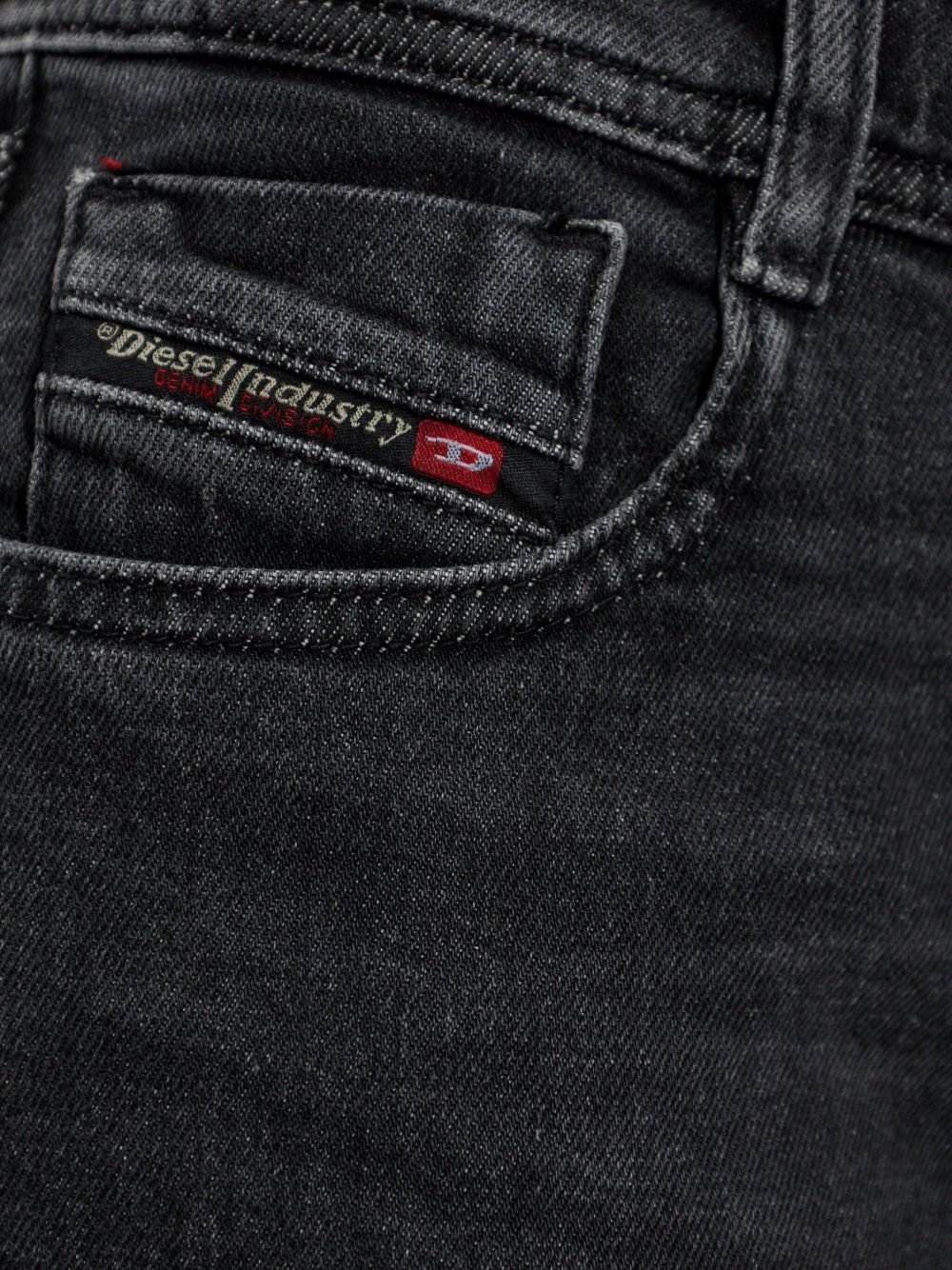 [Diesel] Trousers SS26 A11003 0ADBE 02