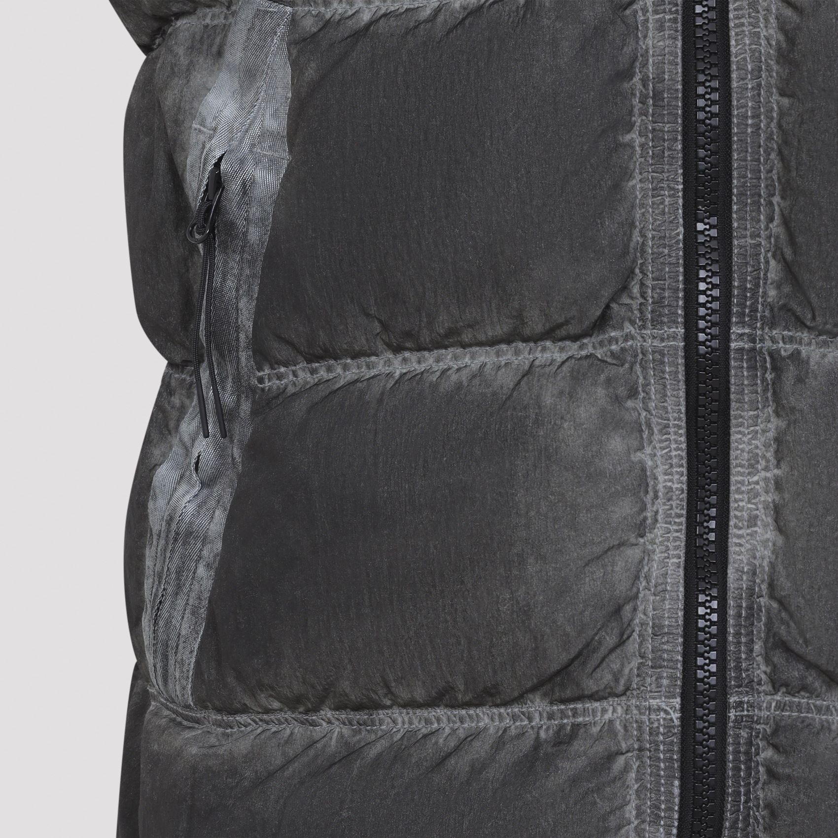 [C.P.COMPANY] Vest FW26 21CMVE114A.006369S