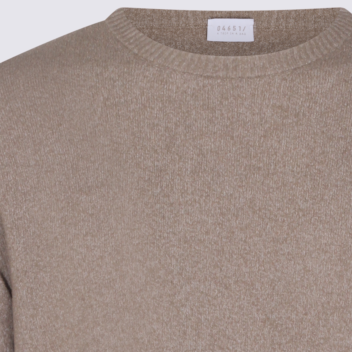 [04651 / A TRIP IN A BAG] Knitwear SS26 2KN2606B22TAUPE
