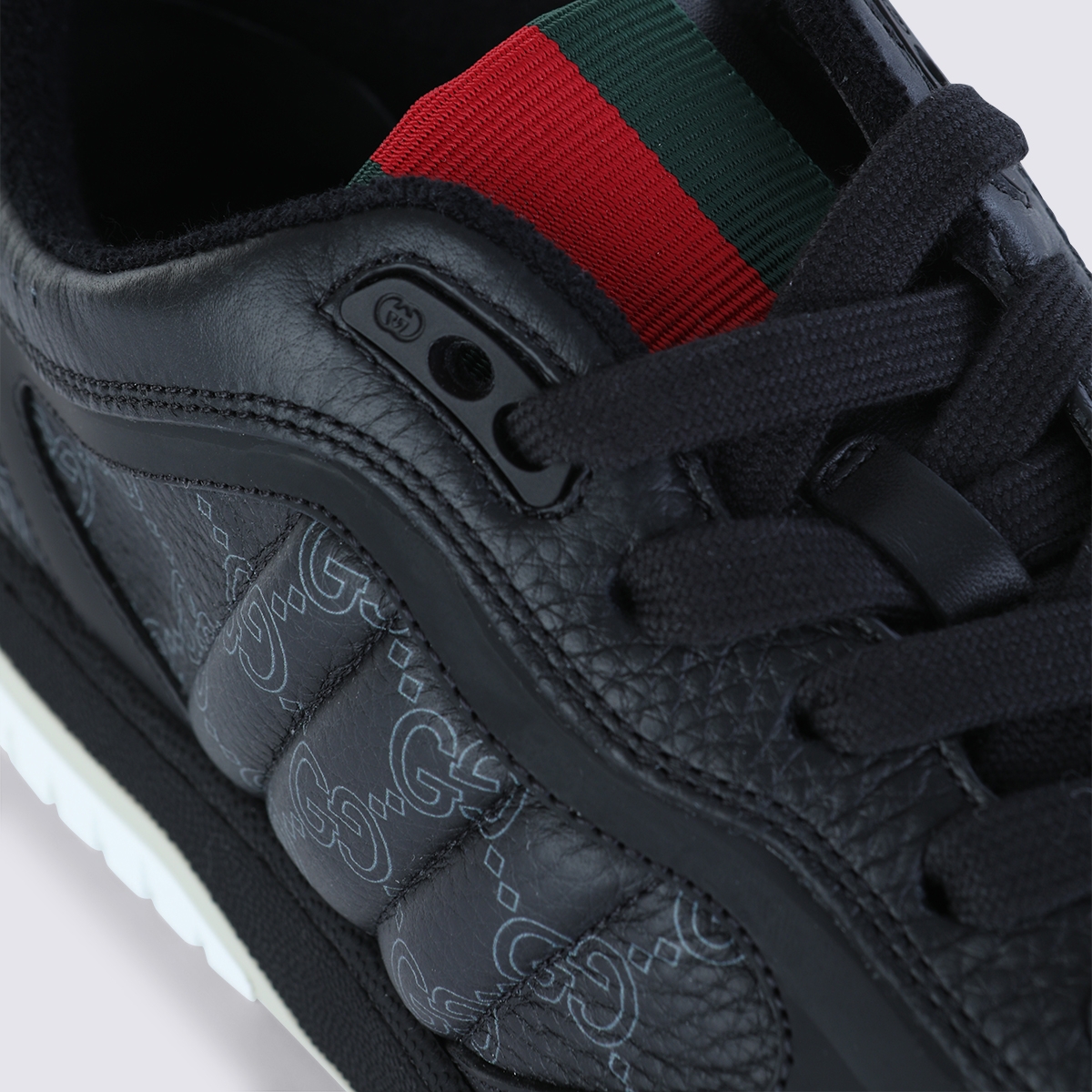 [Gucci] Sneakers SS26 857853AAFOO1082