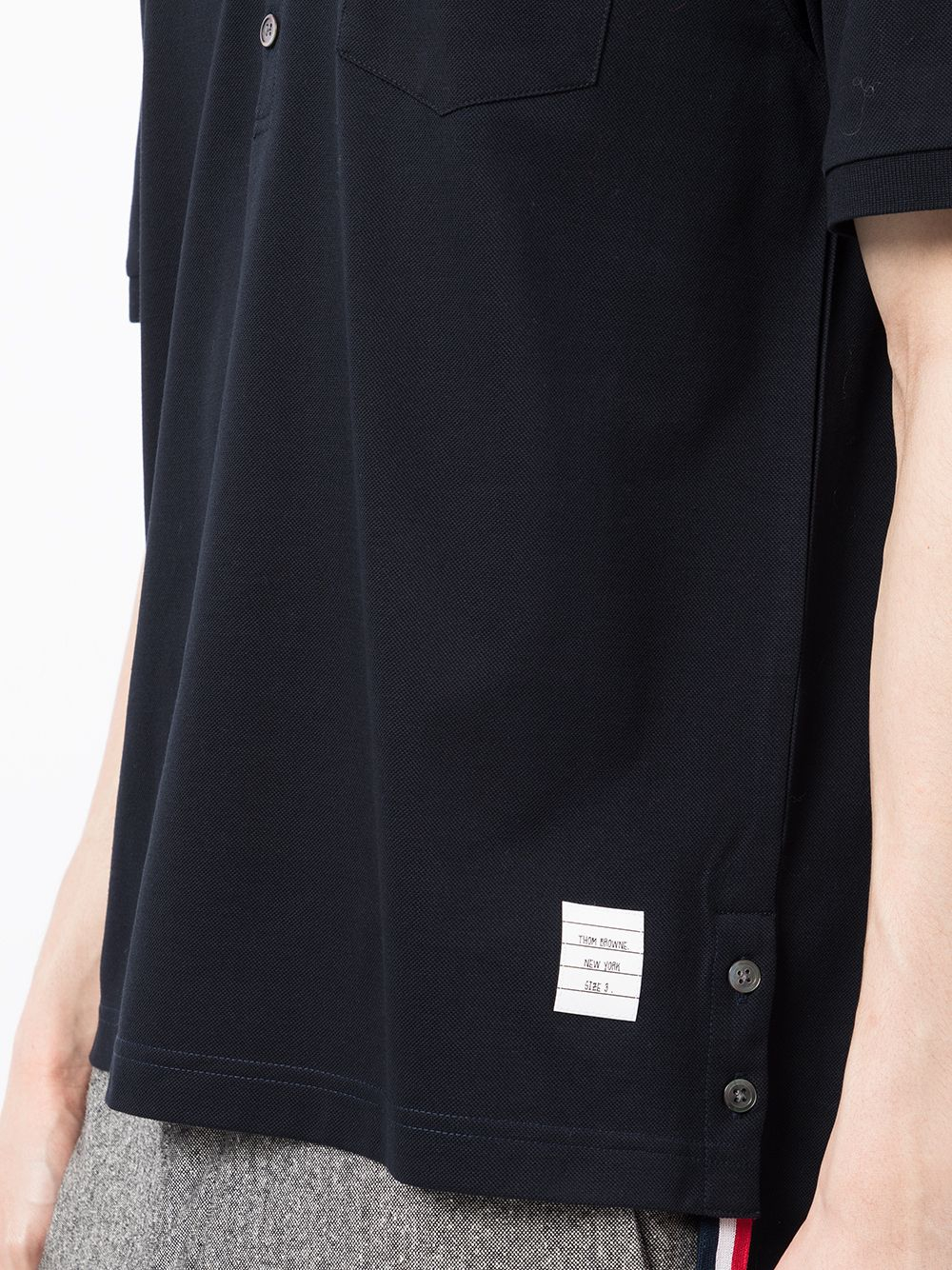 [Thom Browne] T-shirts Short Sleeve FW26 MJP022A01455415