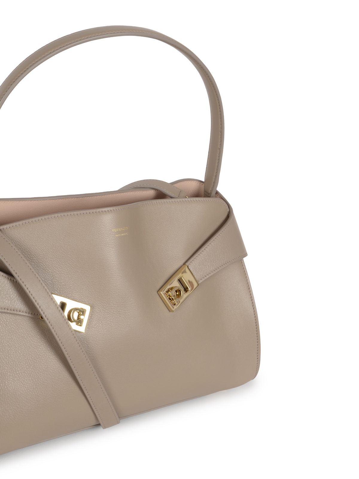 [Salvatore Ferragamo] Shoulder bag FW26 795203