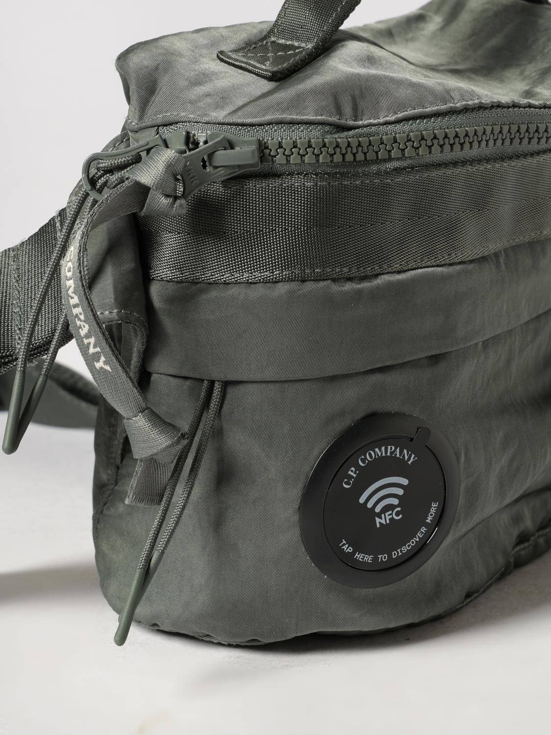 [C.P. Company] Bag FW26 21CMAC128A005269G 950