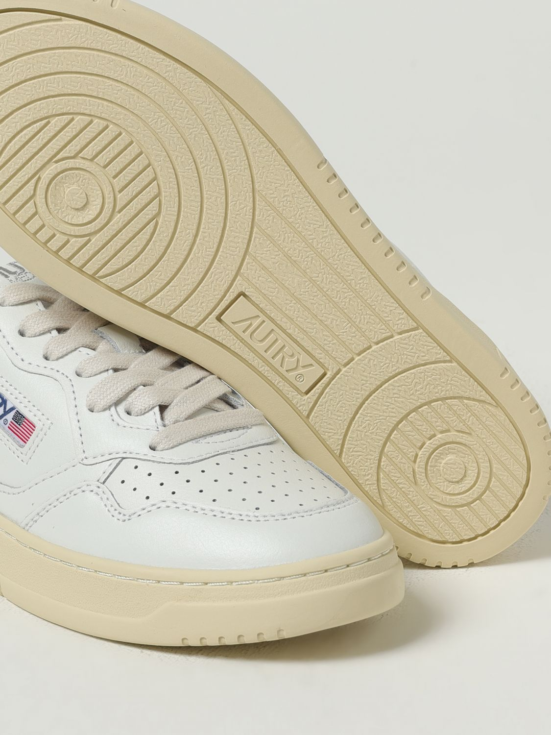 [AUTRY] Sneakers FW26 AULW LL16