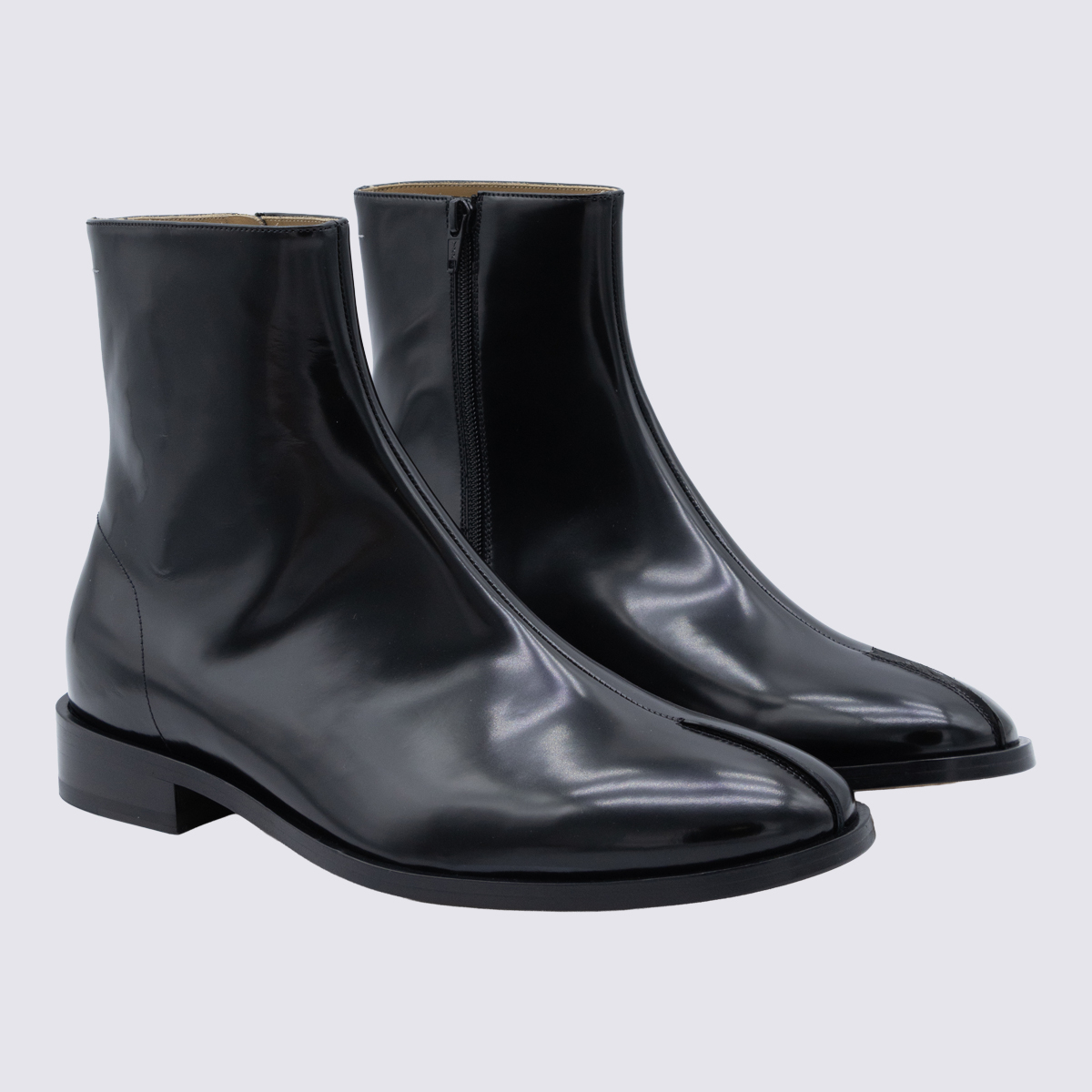[MM6 Maison Margiela] Ankle boots FW26 SH1WU0011P7137T8013