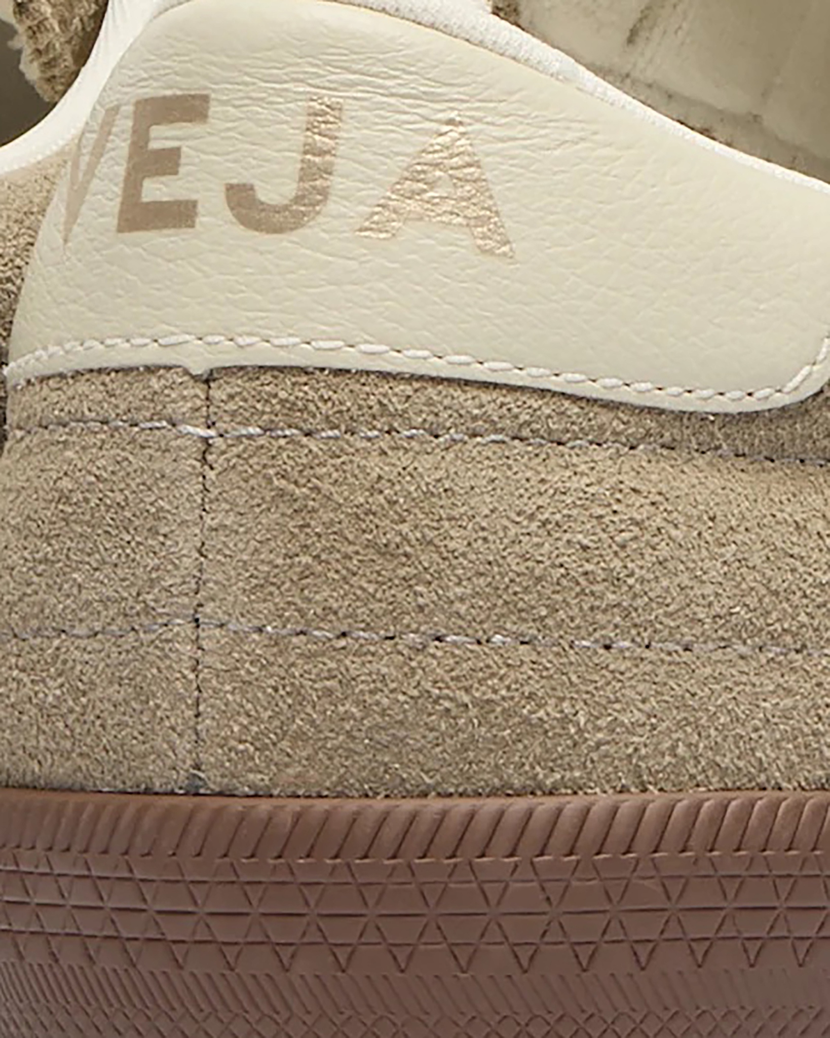 [Veja] Sneakers SS26 FU0320901TAUPE PIERRE BARK