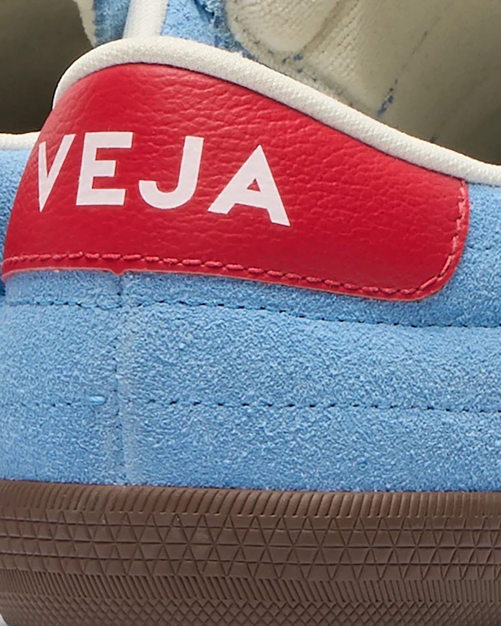 [Veja] Sneakers SS26 FU0321389AQUA PIERRE BARK