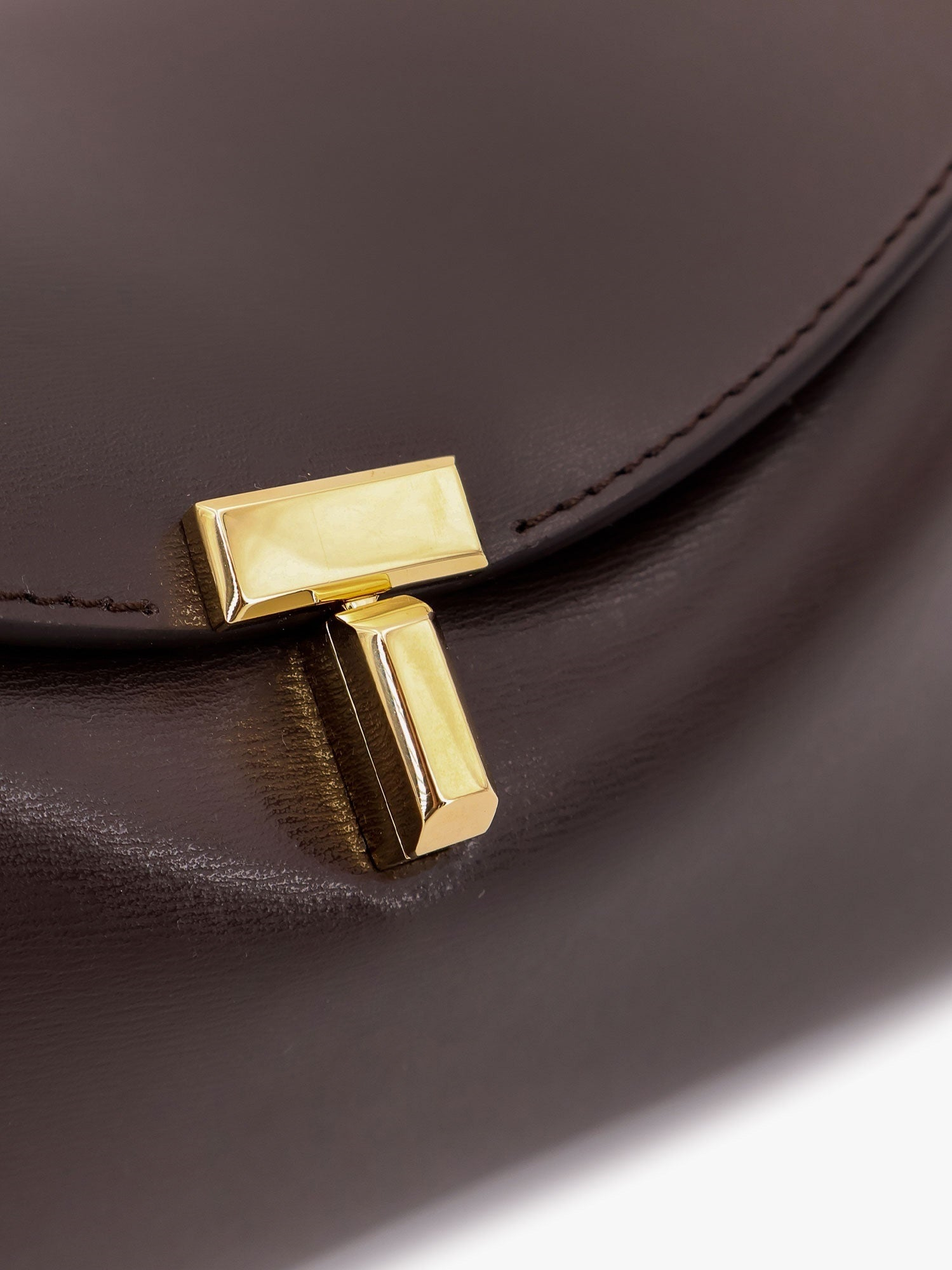 [TOTEME] Cross body bag FW26 244WAL950LE0025213
