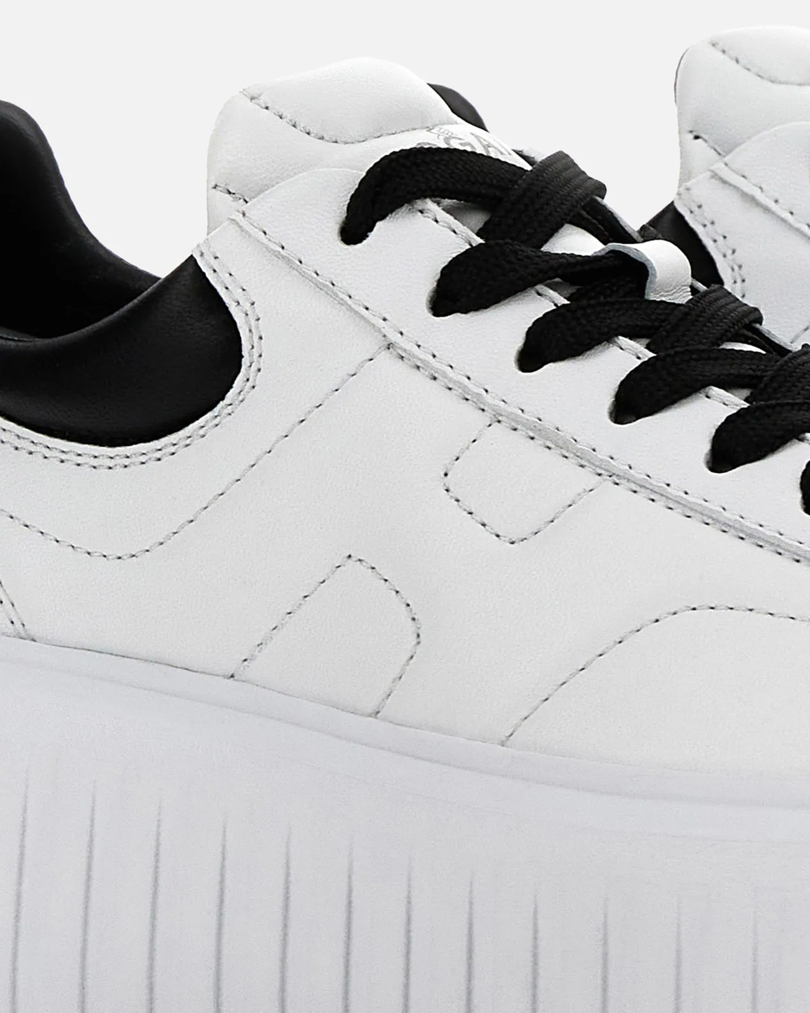 [Hogan] Sneakers FW26 HXW6450FC60LE90001