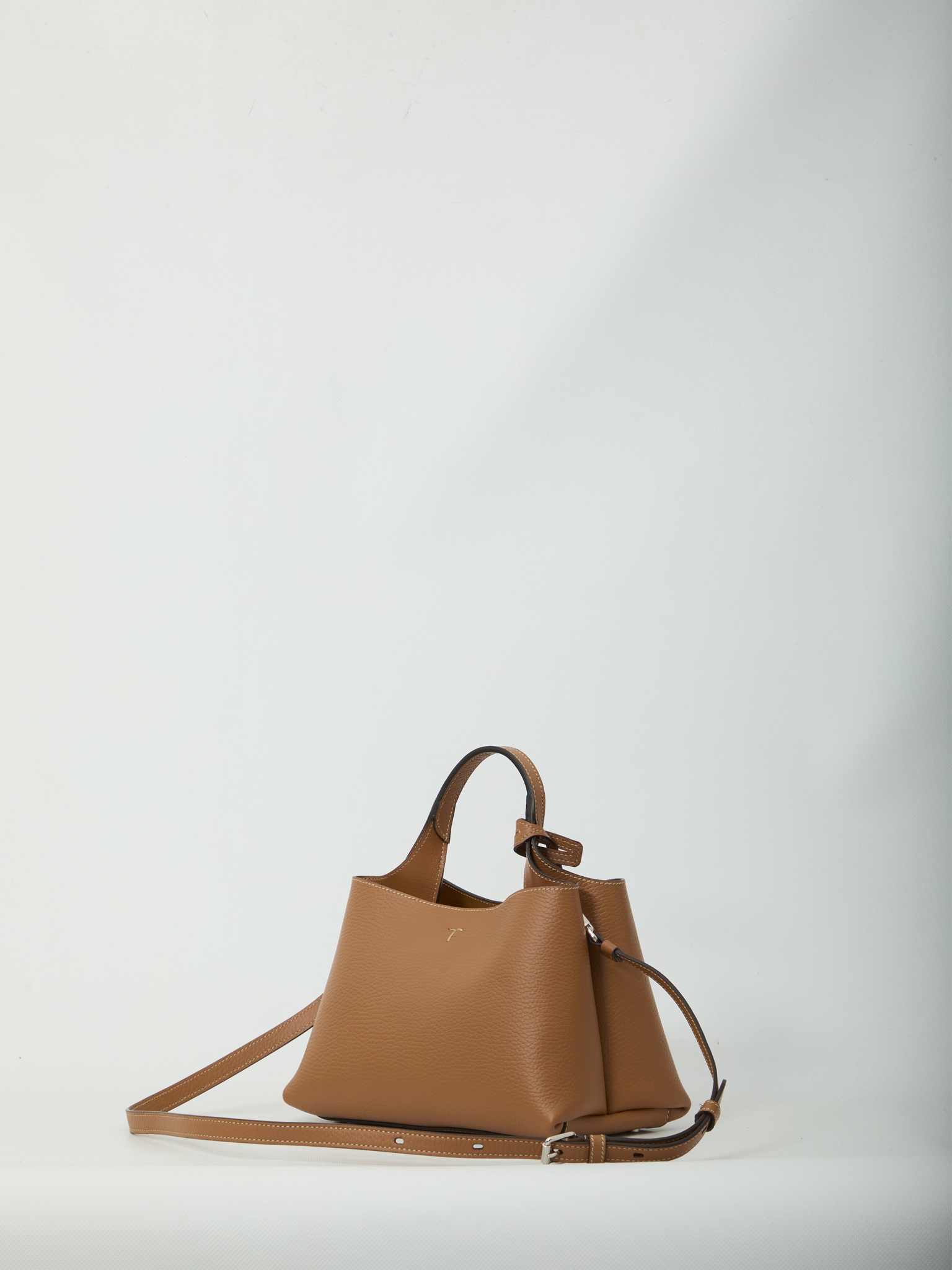 [Tod's] Tote bag FW26 XBWAPAEL000_QRI_S410