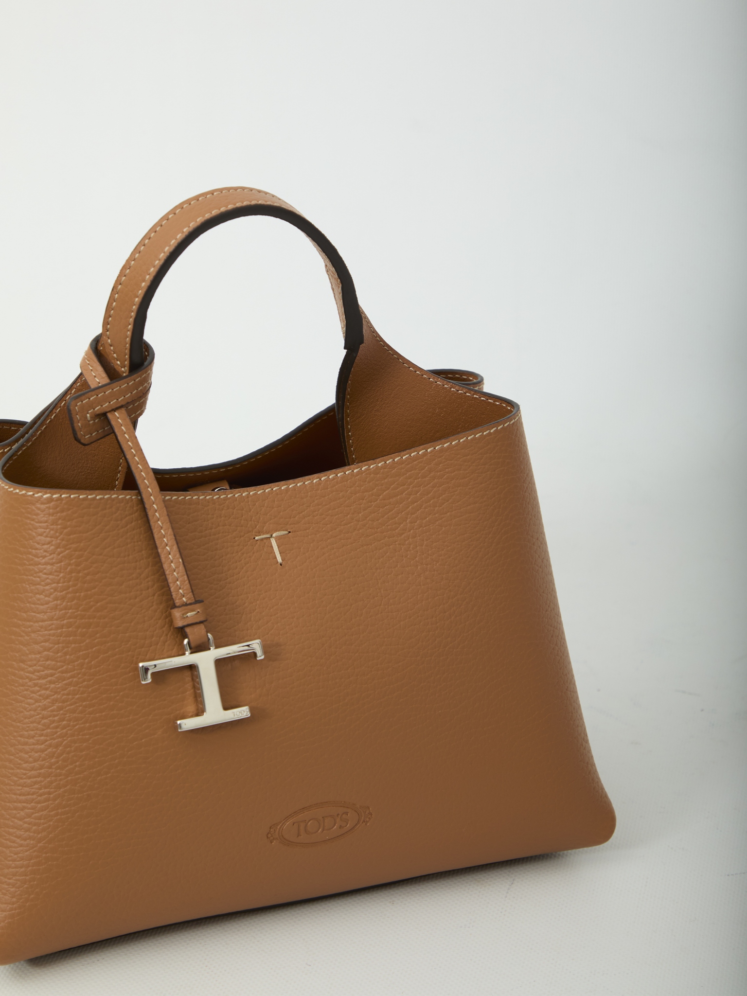 [Tod's] Tote bag FW26 XBWAPAEL000_QRI_S410
