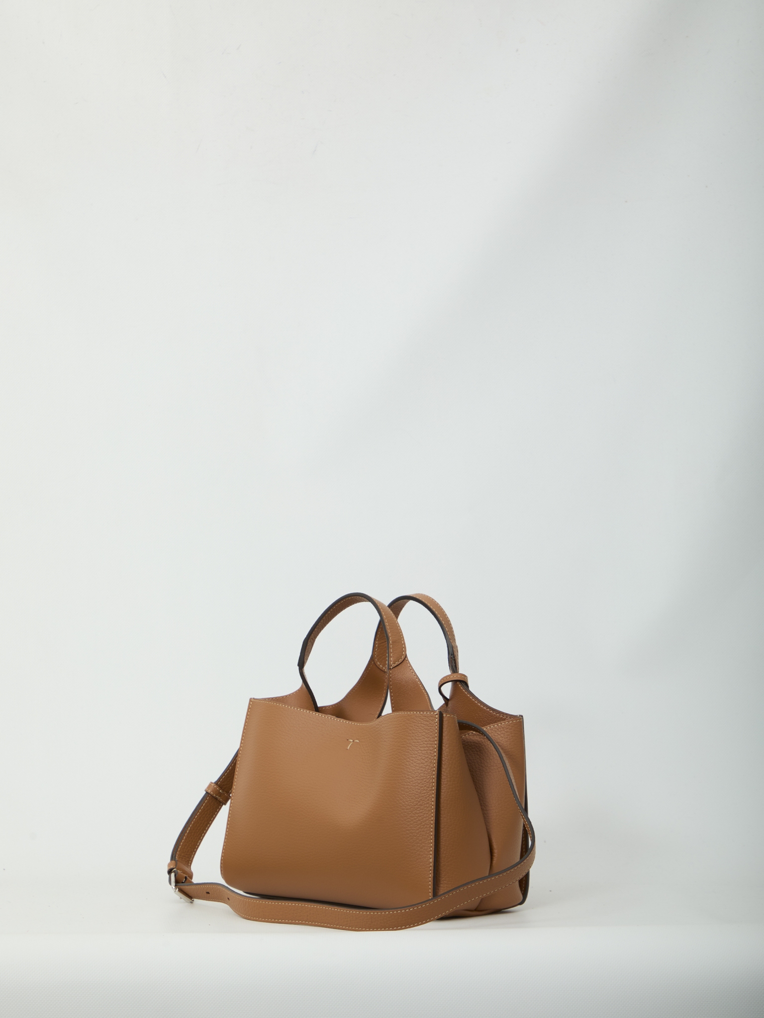 [Tod's] Tote bag FW26 XBWAPAL0100_QRI_S410