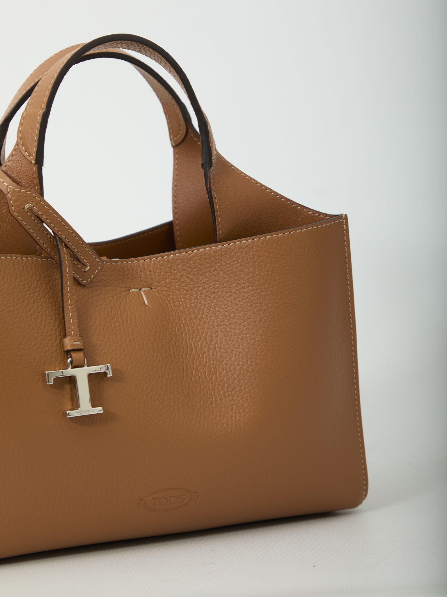 [Tod's] Tote bag FW26 XBWAPAL0100_QRI_S410