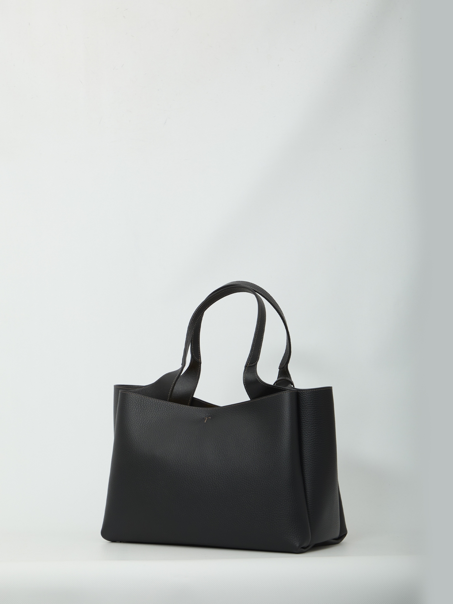 [Tod's] Tote bag FW26 XBWAPAF9300_QRI_B999