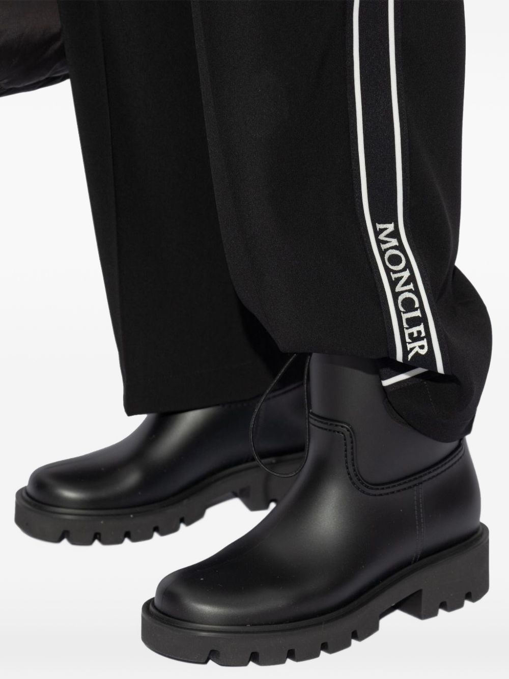 [Moncler] Ankle Boots FW26 4G00190M4522999