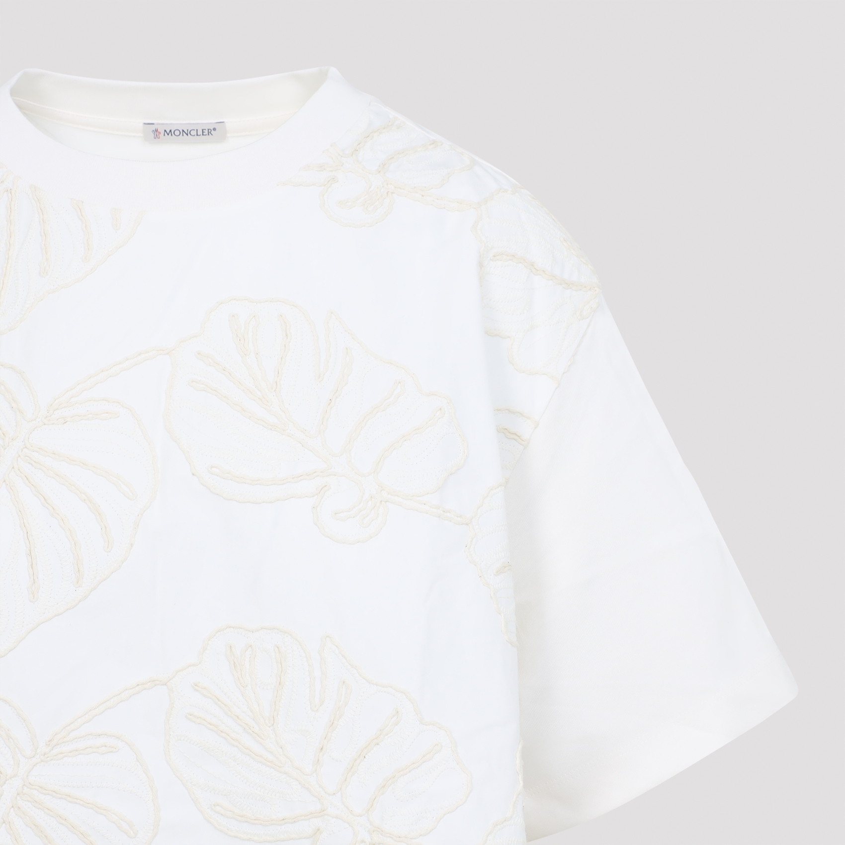 [Moncler] T-shirts Short Sleeve SS26 L10938C00058.89B8U