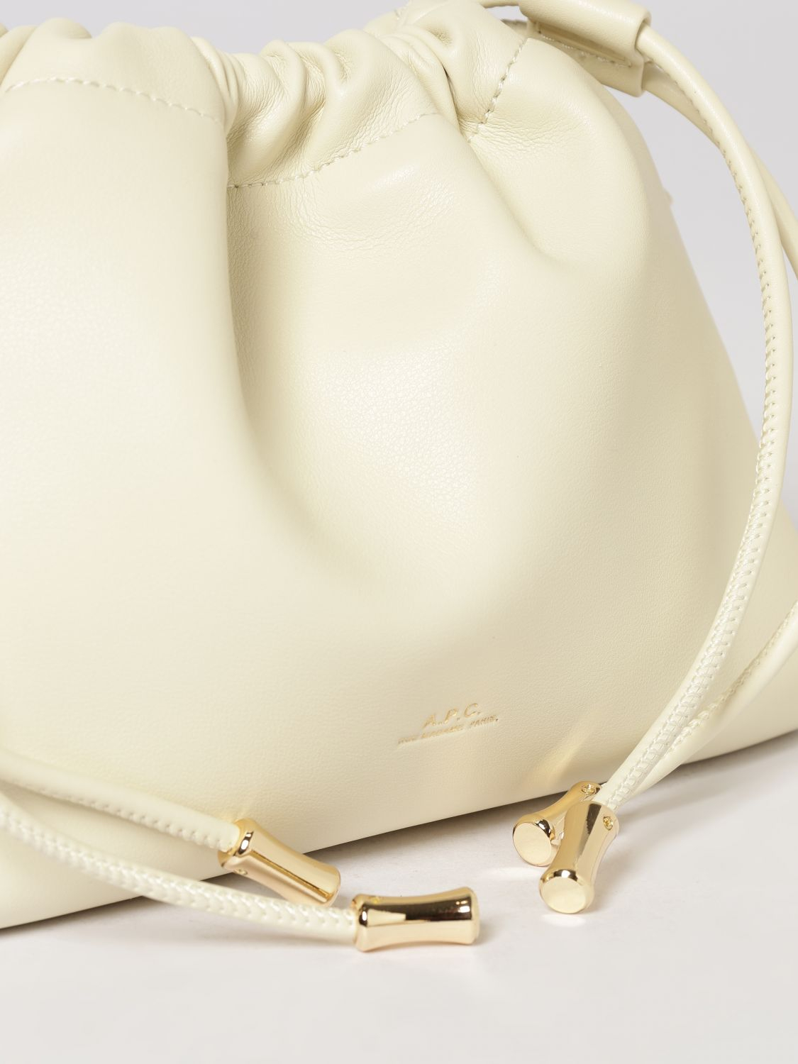 [A.P.C.] Minibag SS26 PUAATF61582 AAD