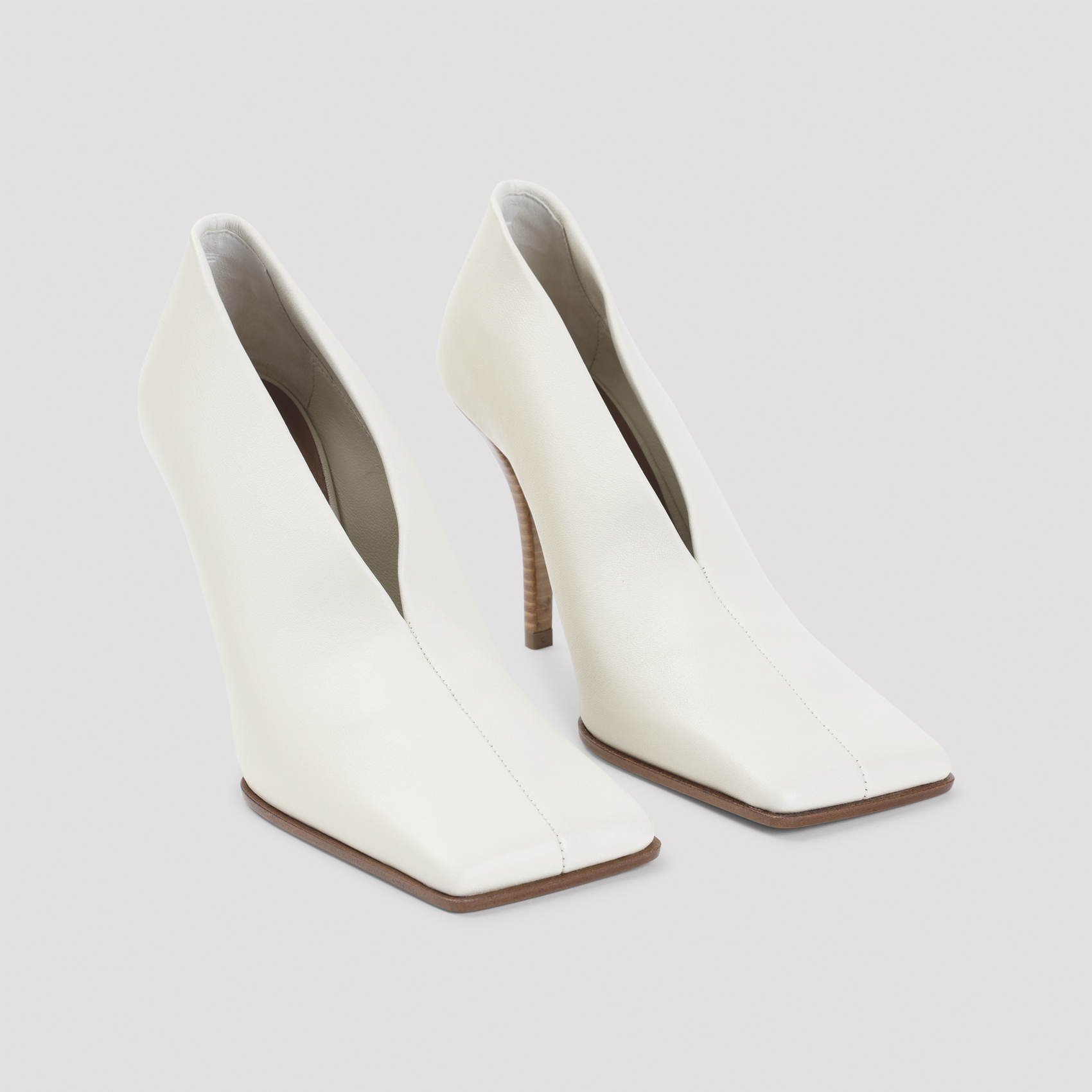 [Alaia] Pumps SS26 AA3E1020I106