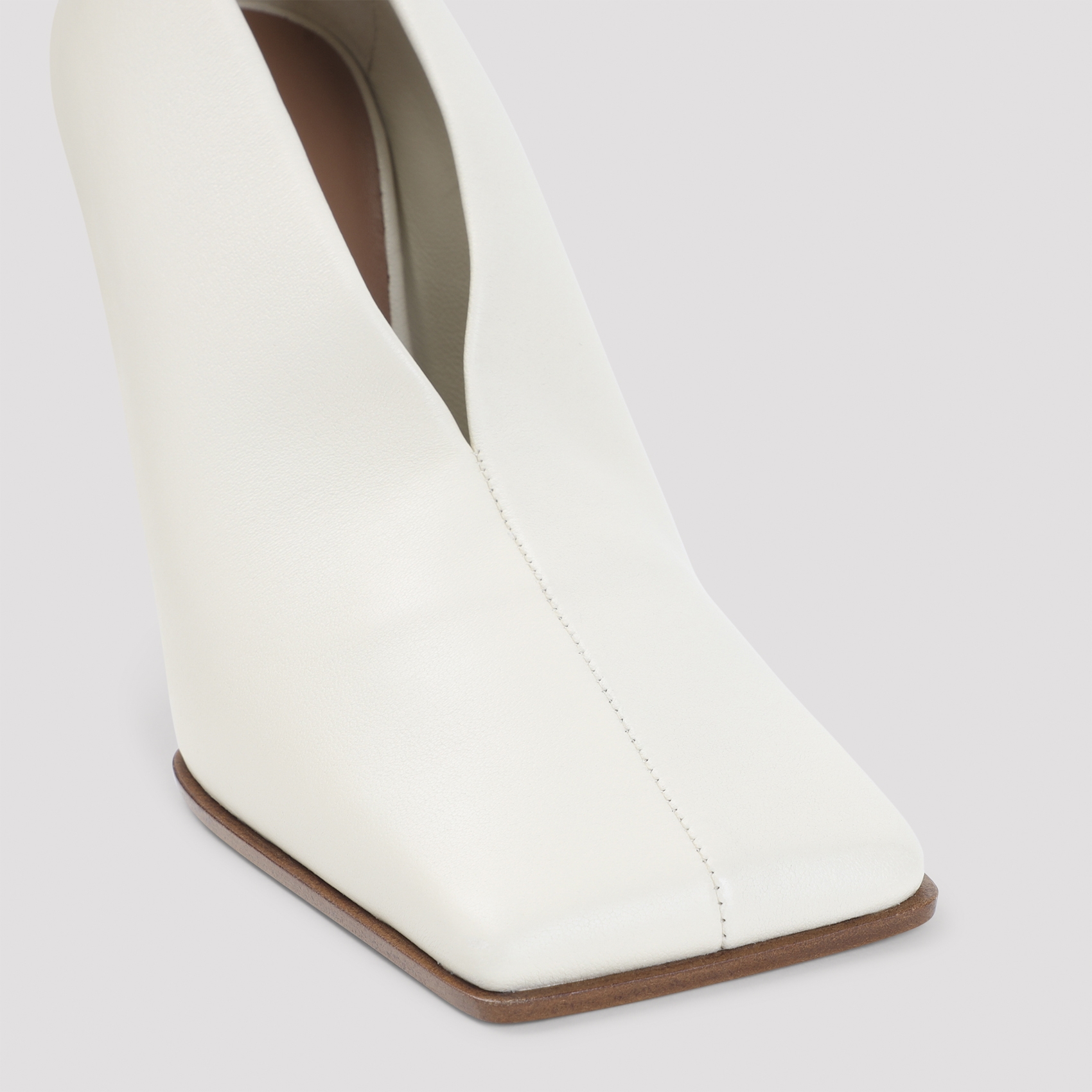 [Alaia] Pumps SS26 AA3E1020I106