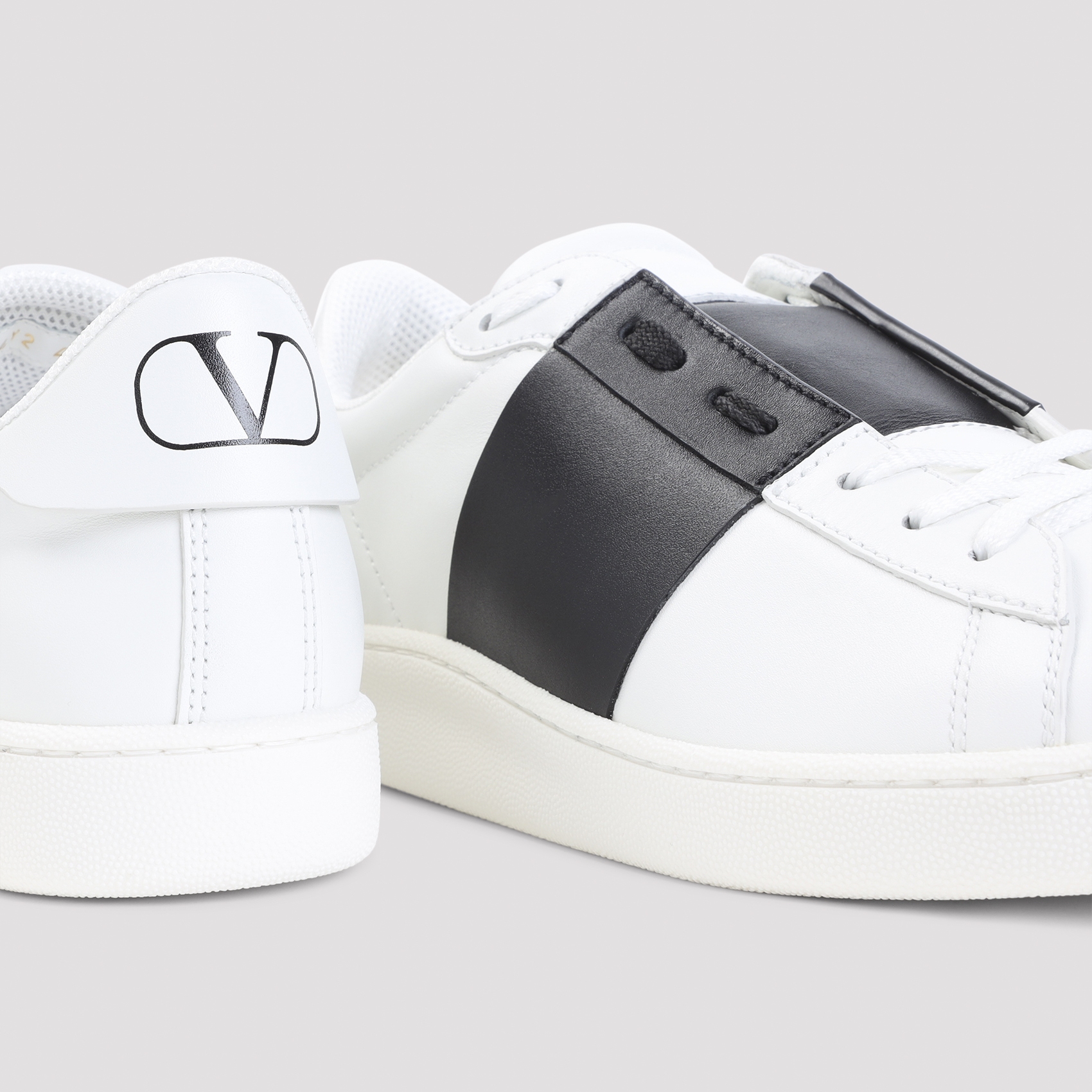 [Valentino Garavani] Sneakers FW26 9Y2S0N84BYA