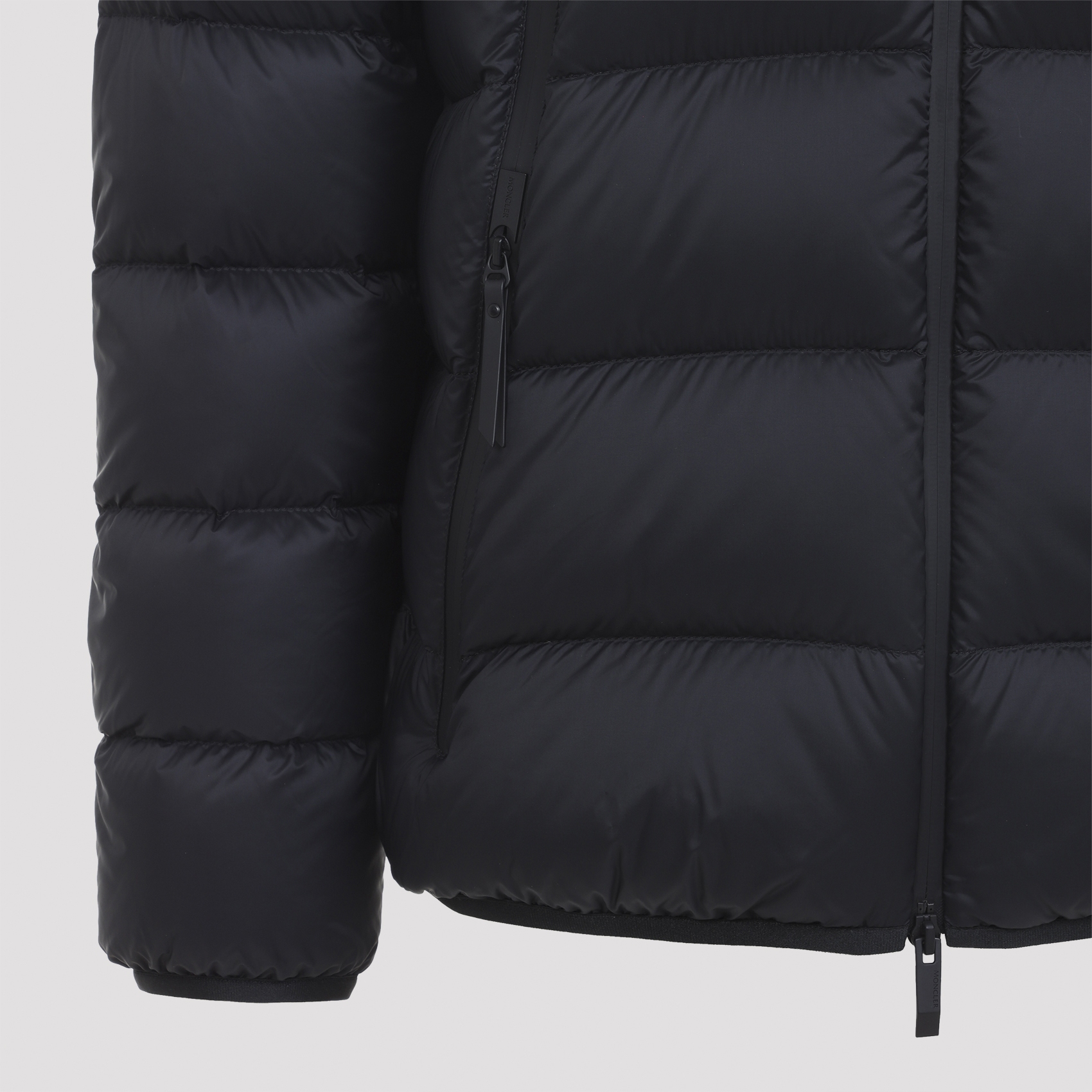 [Moncler] Down Jacket FW26 L20911A00030.598AL