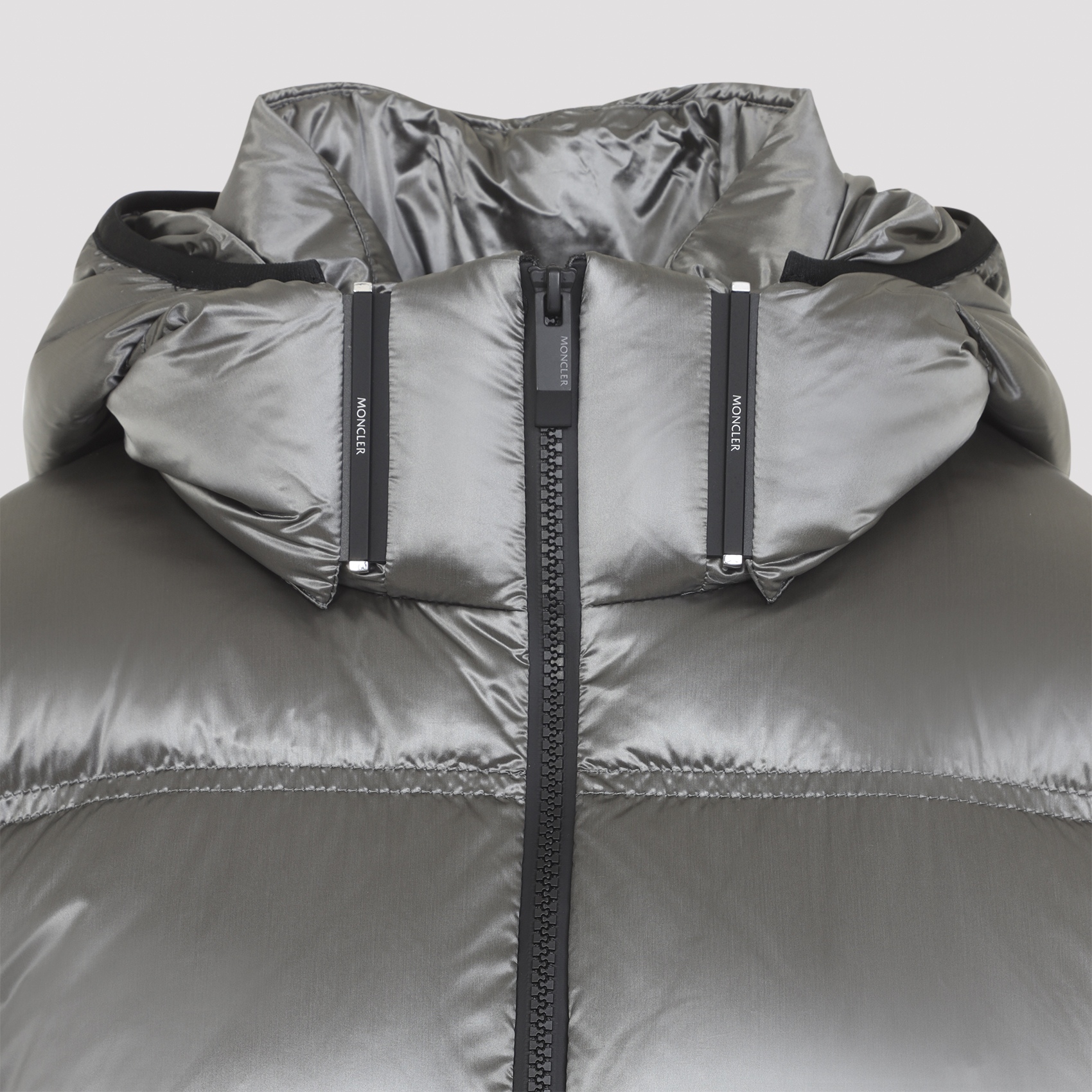 [Moncler] Down jacket FW26 L20931A00043.5993C