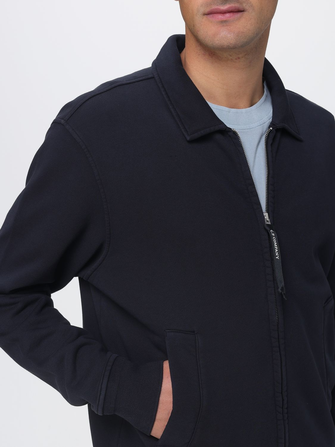 [C.P. Company] Sweatshirt SS26 20CMSS040A110044G 888