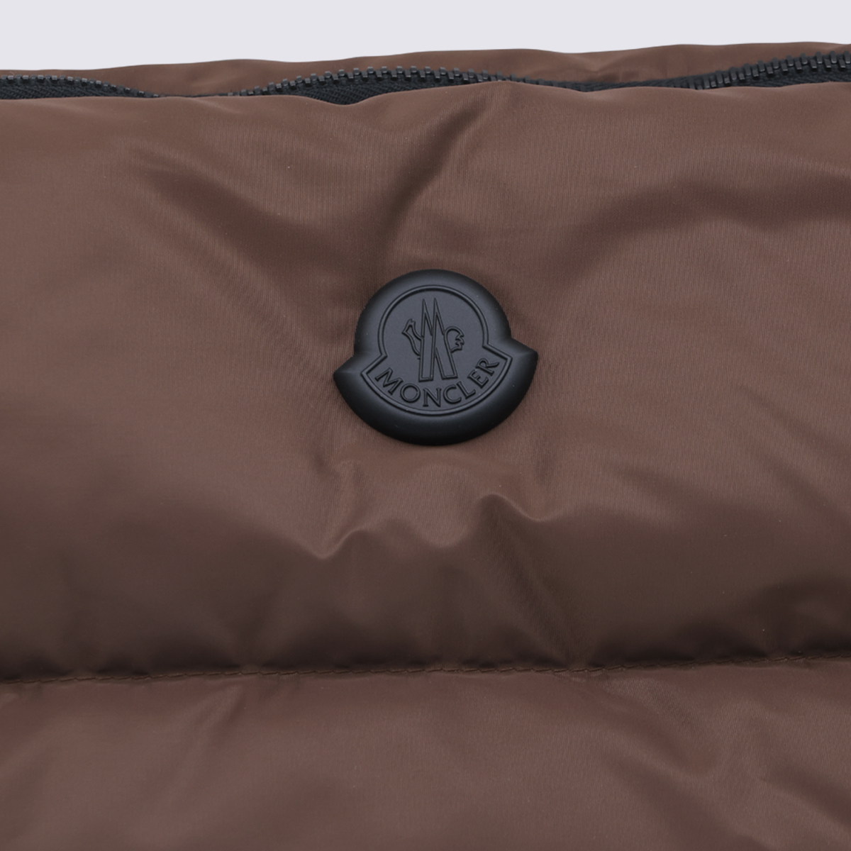 [Moncler] Clutch bag FW26 L209A6B00001M7451262