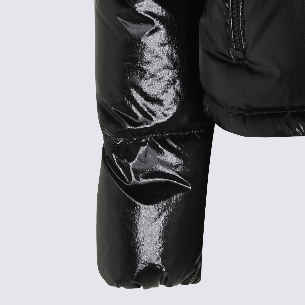 [Moncler] Down jacket FW26 L20931A00031597EU999