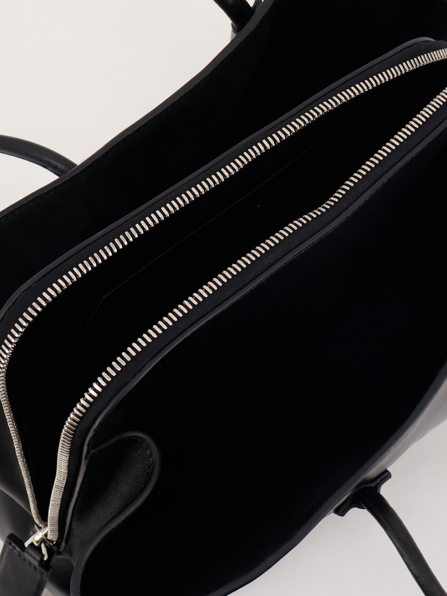 [The Attico] Shoulder bag FW26 250WAH00054LBT019AA100