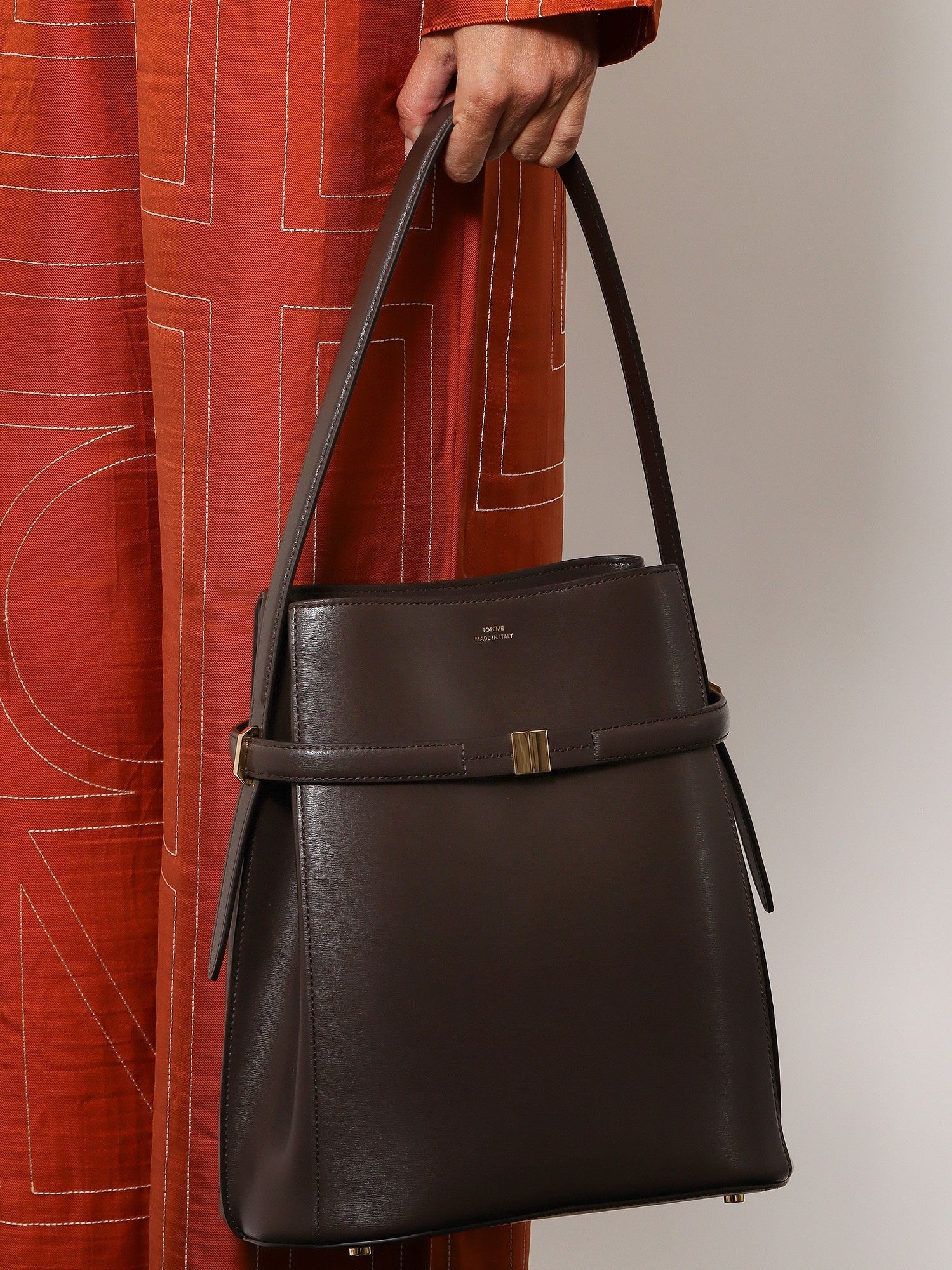 [TOTEME] Tote bag FW26 244WAL0048LE0025213