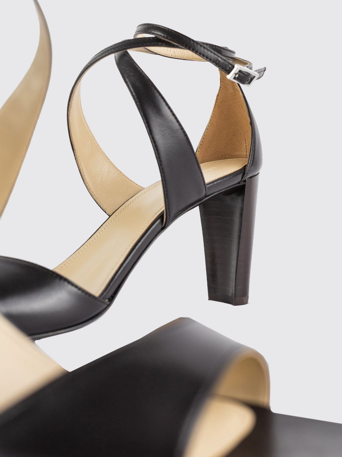 [LEMAIRE] Sandals SS26 FO0252LL0023 BR490