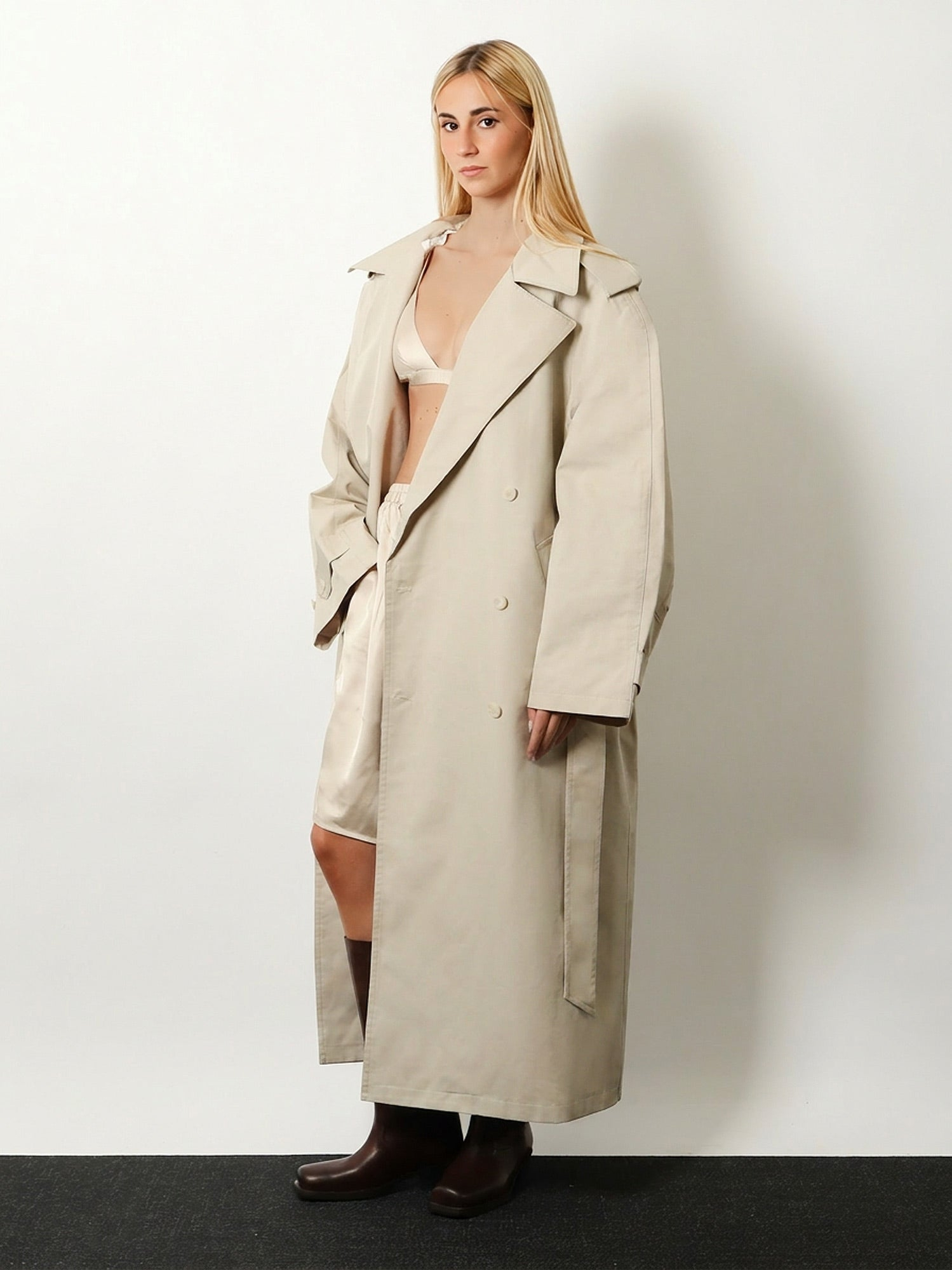 [THE FRANKIE SHOP] Trench Coat FW26 TRFS21991049LIGHTBEIGE