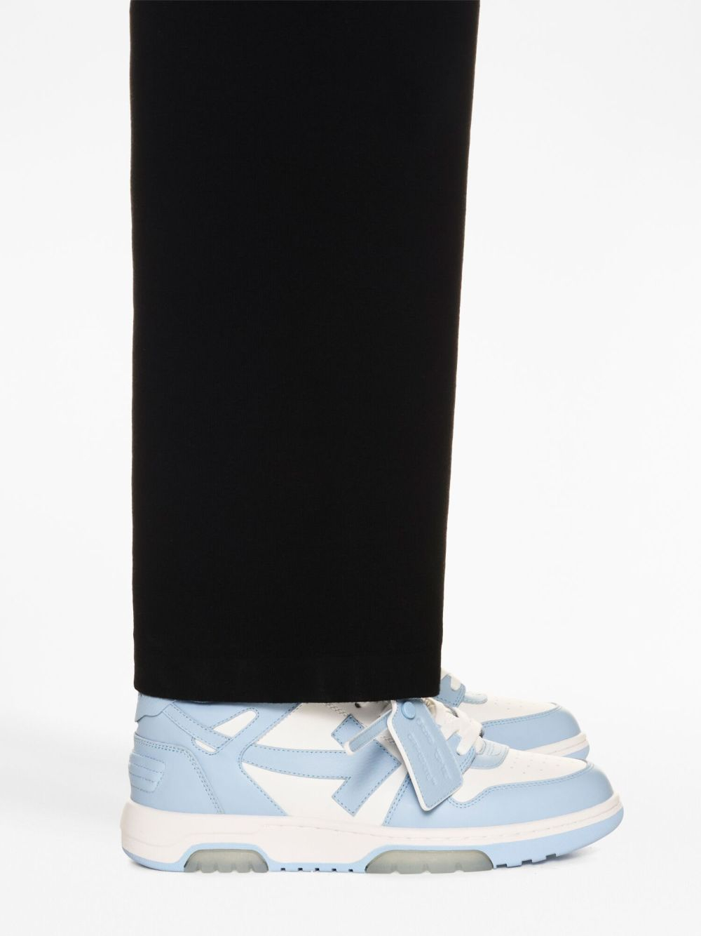[Off White] Sneakers FW26 OMIA189C99LEA0070140