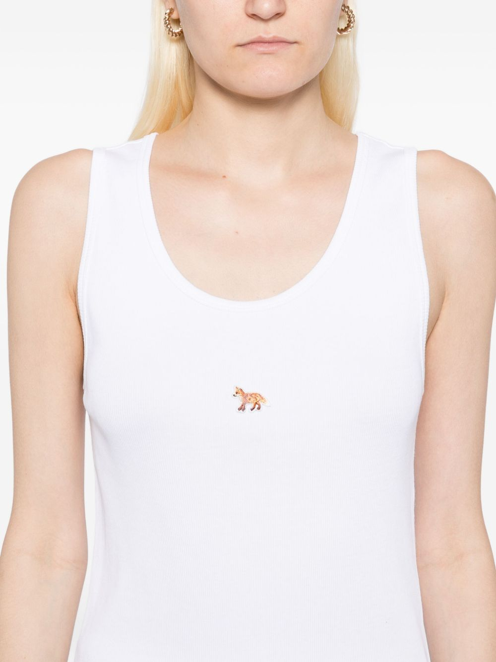 [MAISON KITSUNE] T-shirts Sleeveless SS26 PW00623KA0033P100