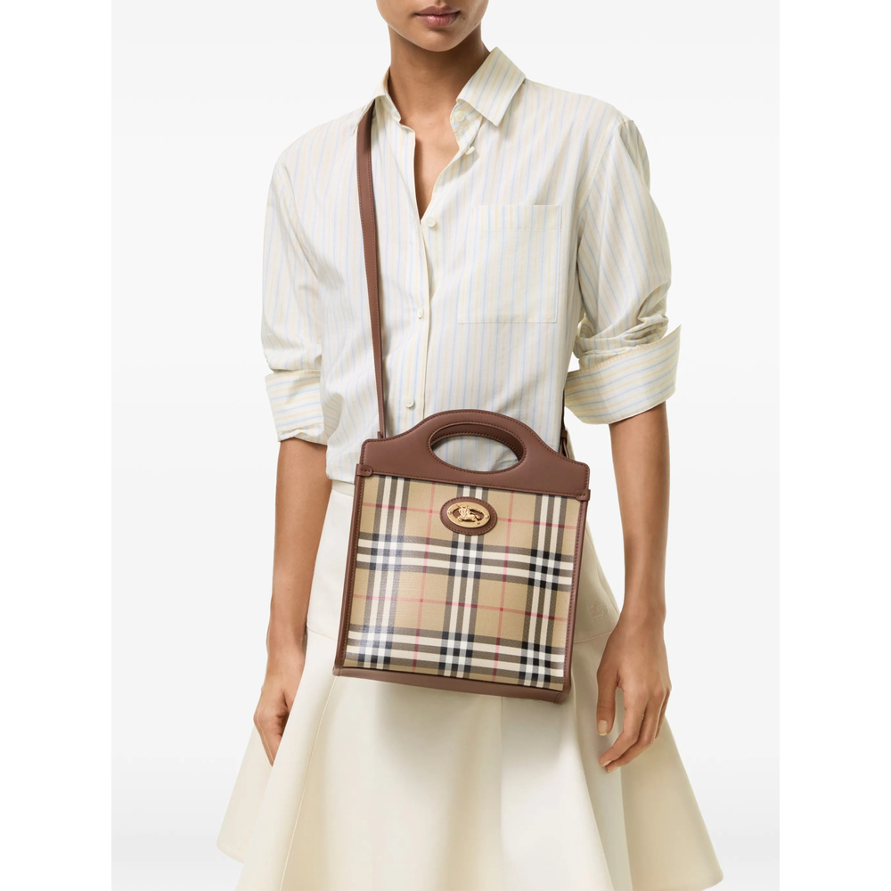 [Burberry] Tote bag FW26 8128442 LL MN POCK A7026