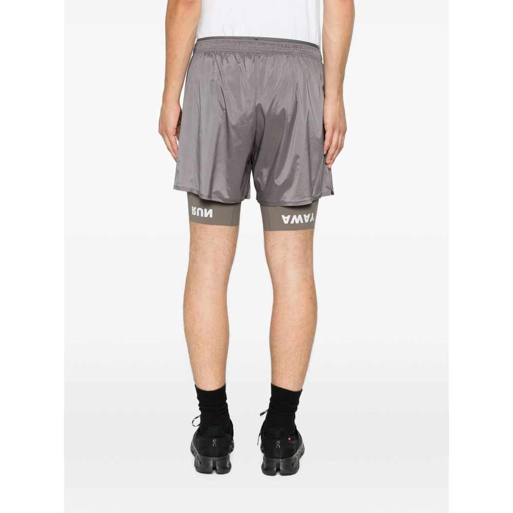 [SATISFY] Shorts SS26 12074-72000  SHARK