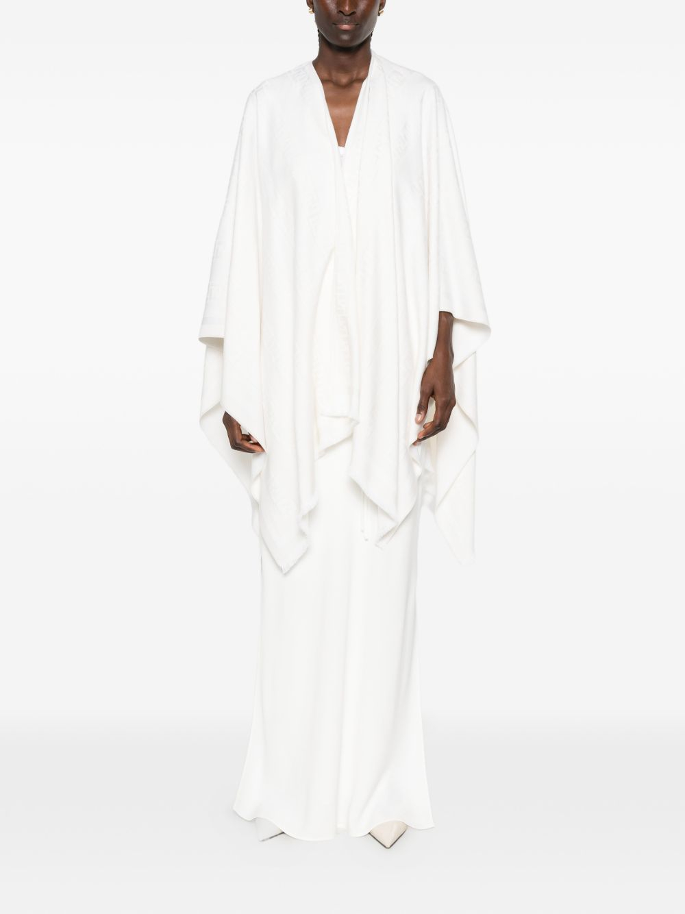 [Fendi] Cape FW26 FXX121B13SF0NH8
