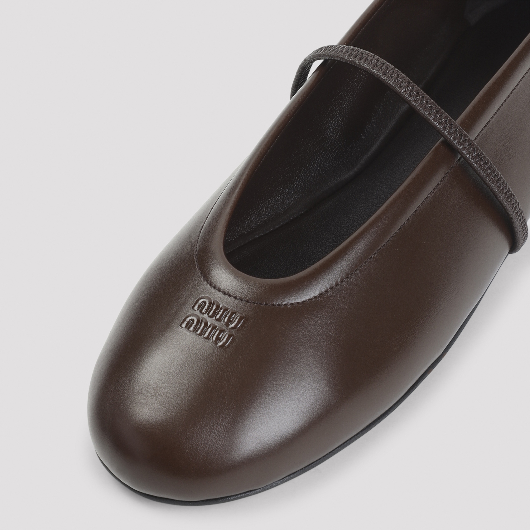 [Miu Miu] Flat shoes FW26 5F334EF005.070