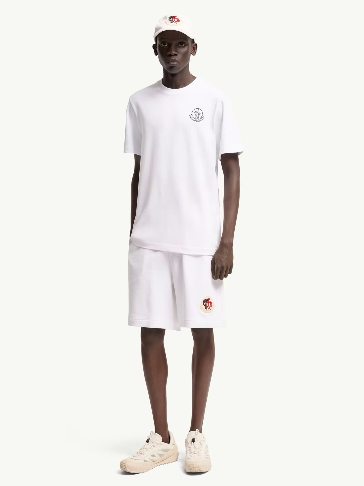 [Moncler] T-shirts Short Sleeve FW26 L20918C0002589AUG00A