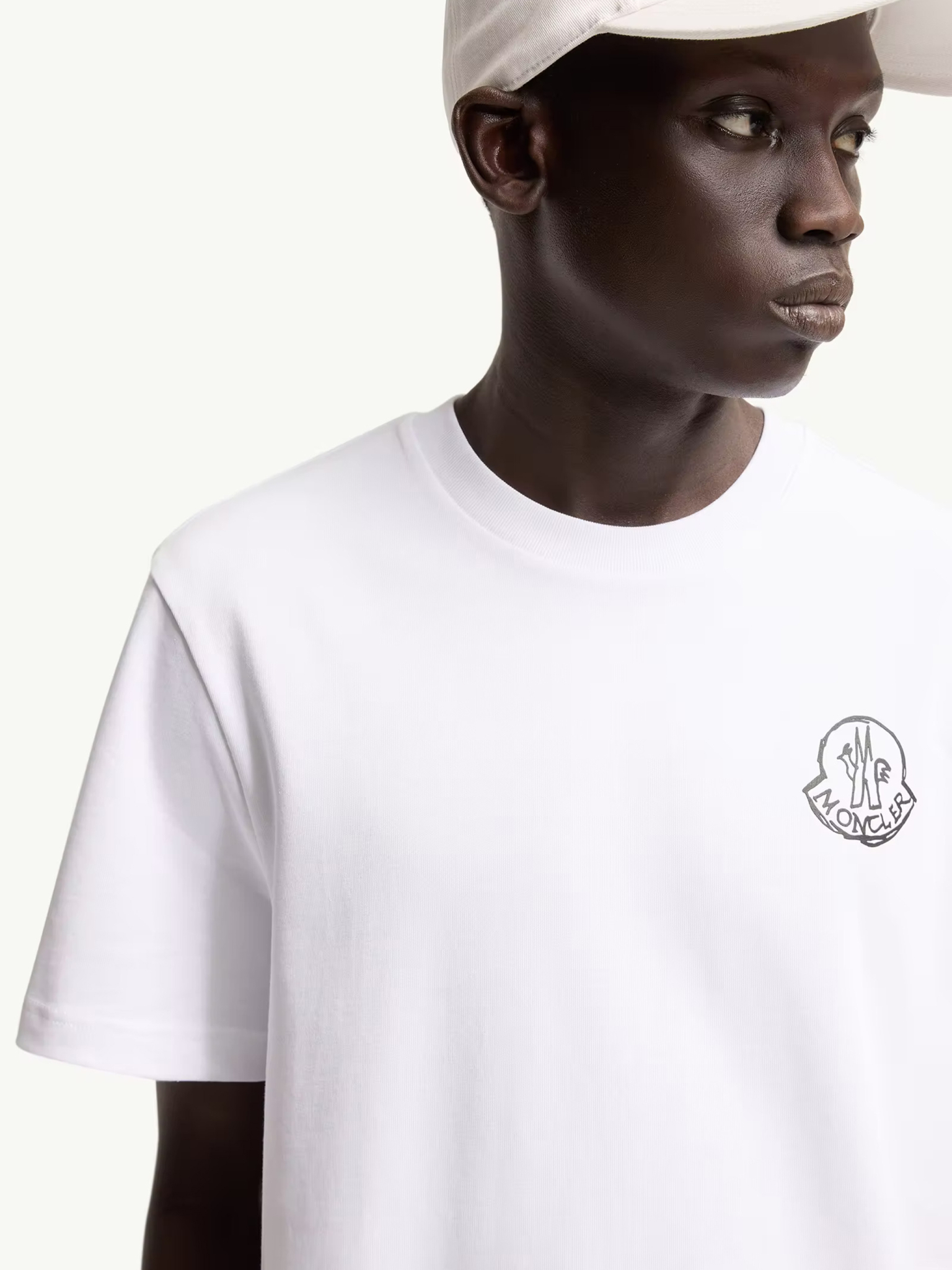 [Moncler] T-shirts Short Sleeve FW26 L20918C0002589AUG00A