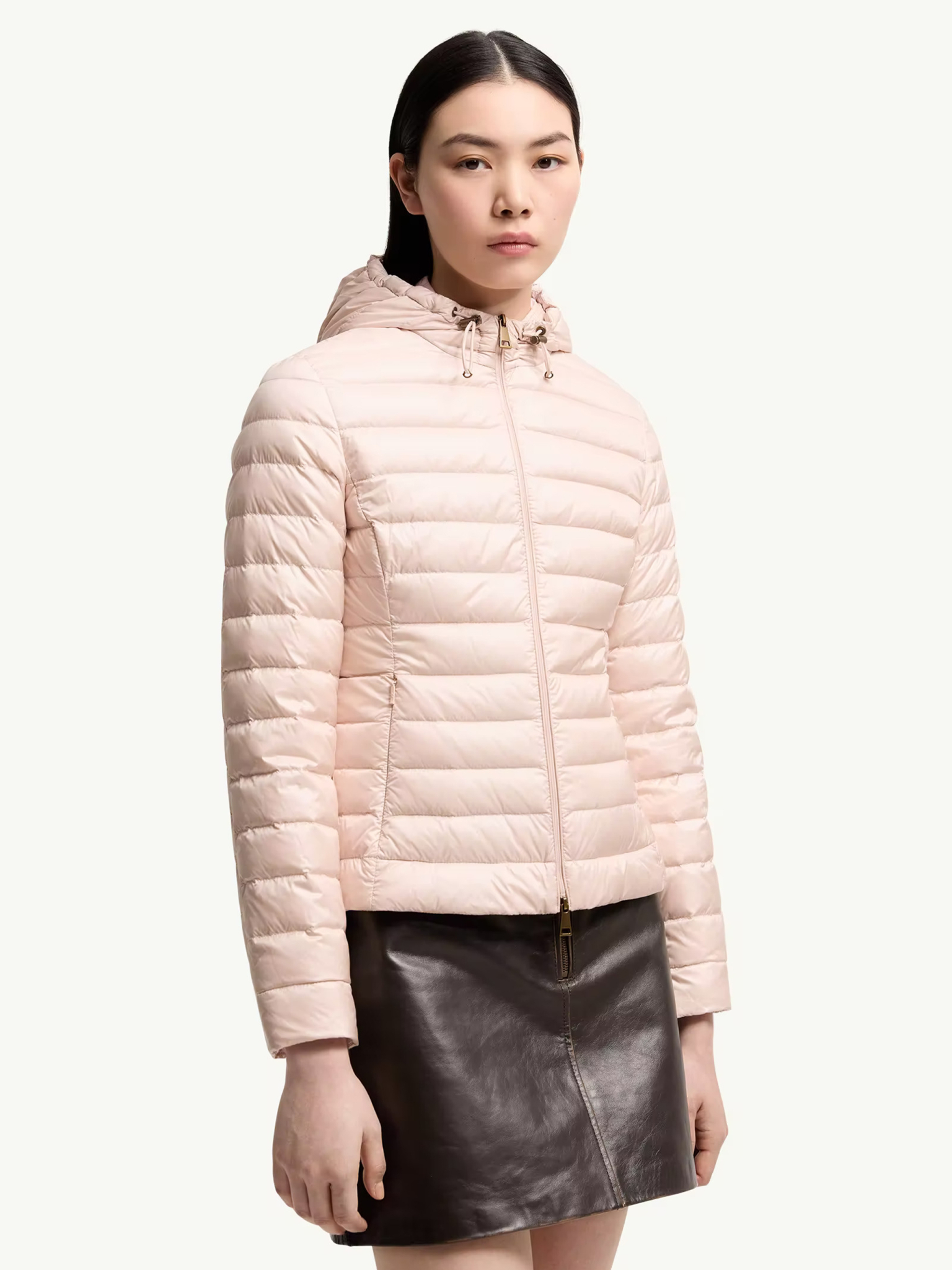 [Moncler] Down jacket FW26 L20931A00092597YG529